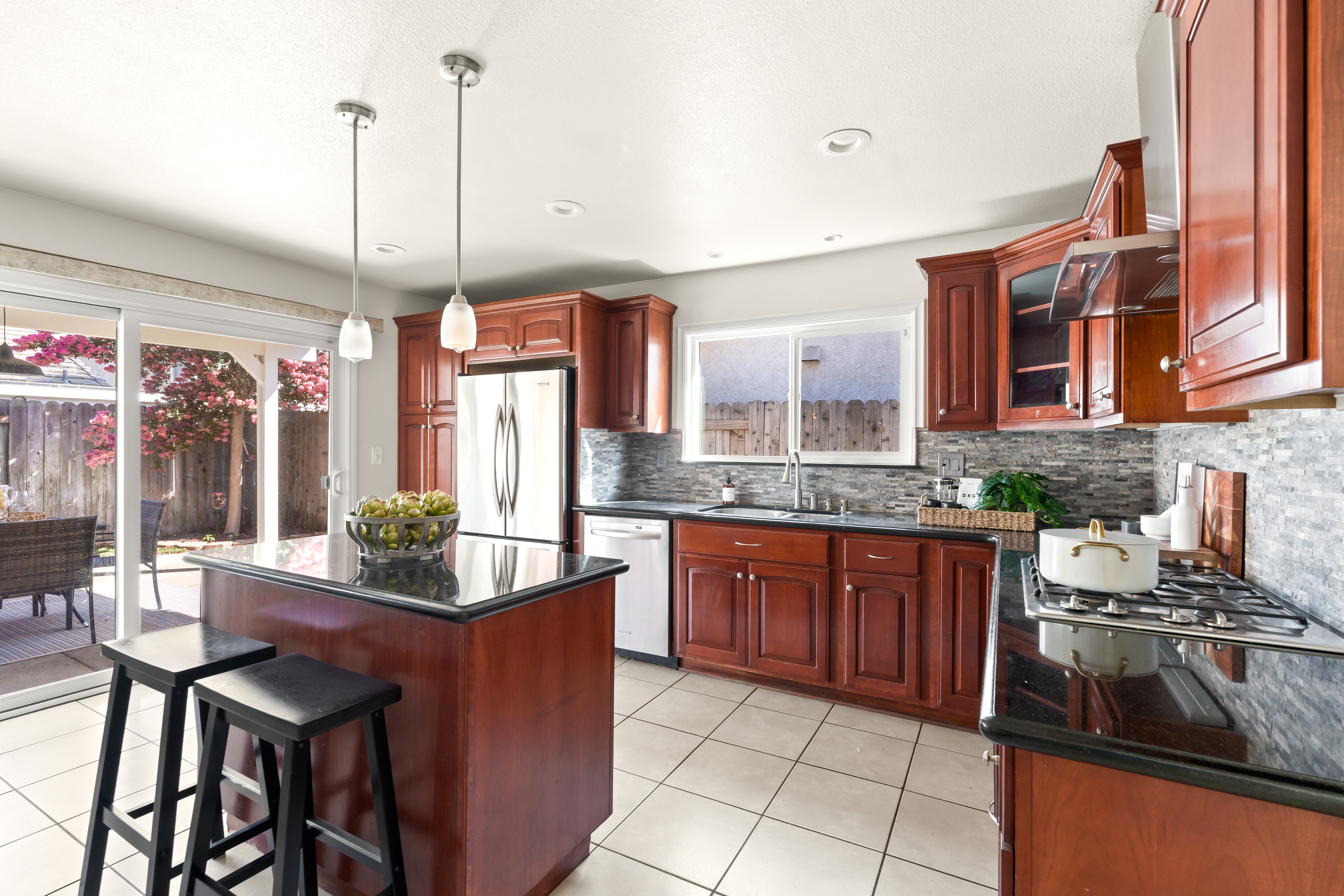  220 Camino El Rincon, Camarillo, CA 93012 - 物件實景