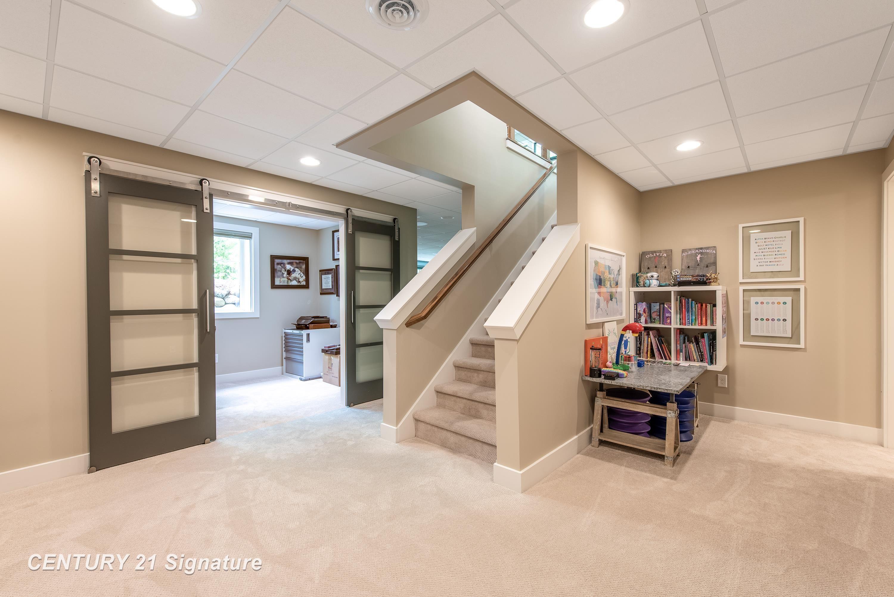 Midland, Michigan, 48642, United States, 4 Bedrooms Bedrooms, ,5 BathroomsBathrooms,Residential,For Sale,1975618