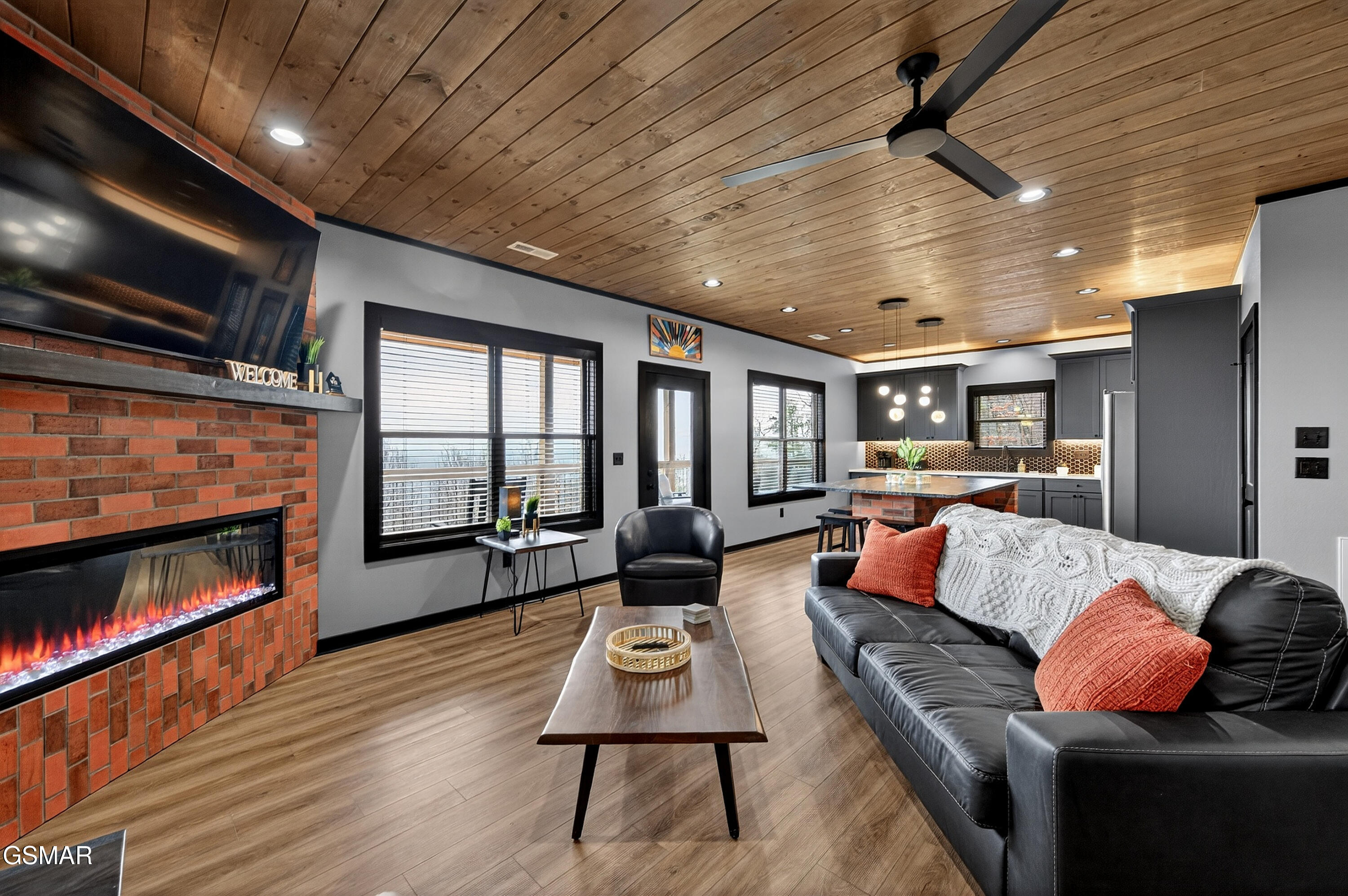 Sevierville, Tennessee, 37876, United States, 3 Bedrooms Bedrooms, ,5 BathroomsBathrooms,Residential,For Sale,1977074