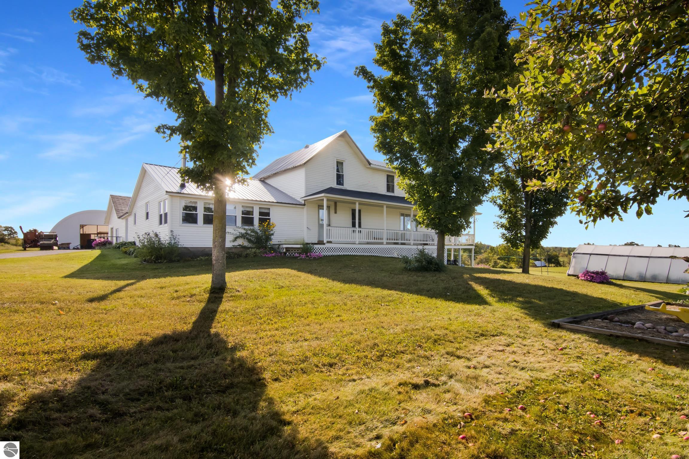 Leroy, Michigan, 49655-8142, United States, 5 Bedrooms Bedrooms, ,3 BathroomsBathrooms,Residential,For Sale,1949628