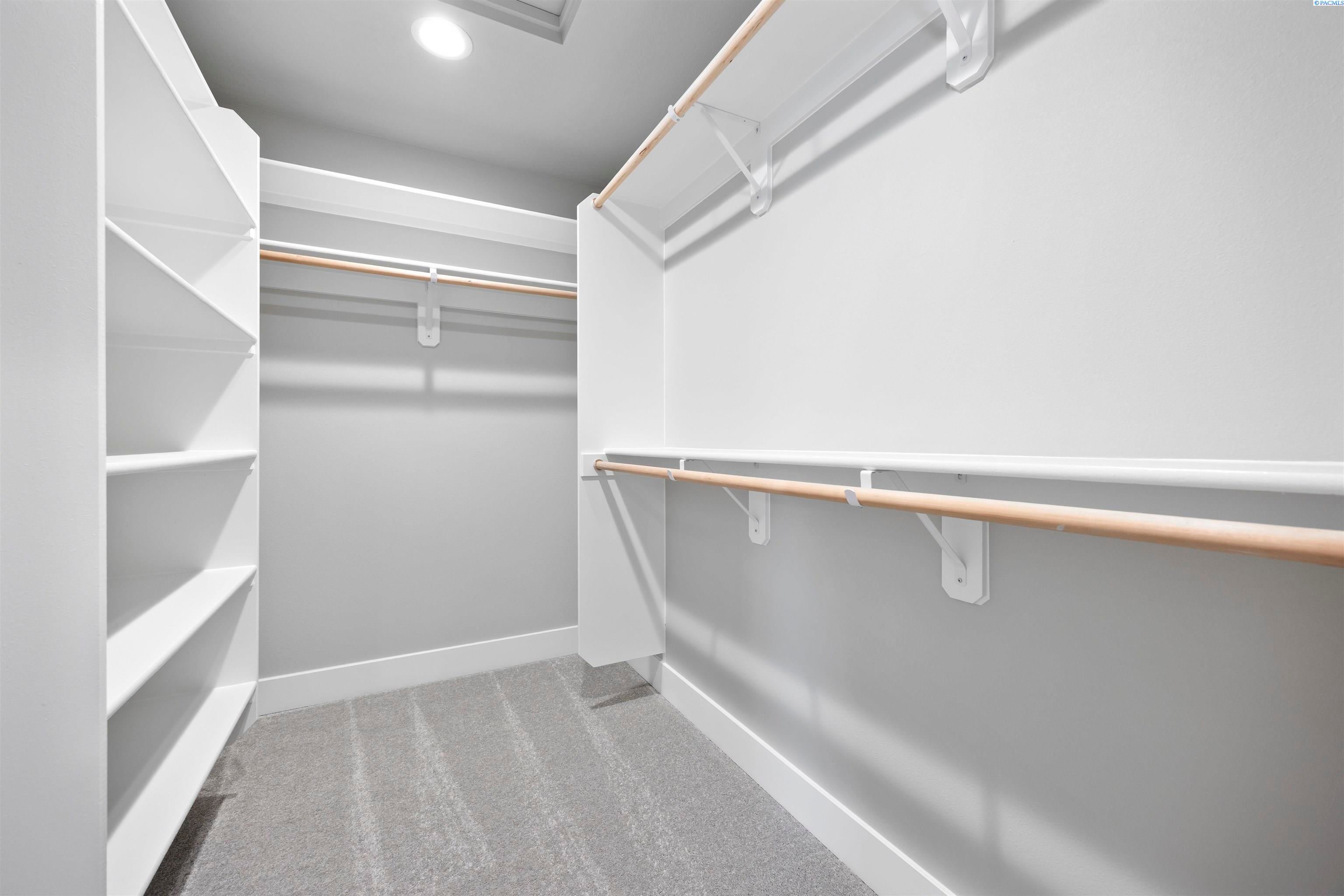 West Richland, Washington, 99353, United States, 4 Bedrooms Bedrooms, ,2 BathroomsBathrooms,Residential,For Sale,2014004