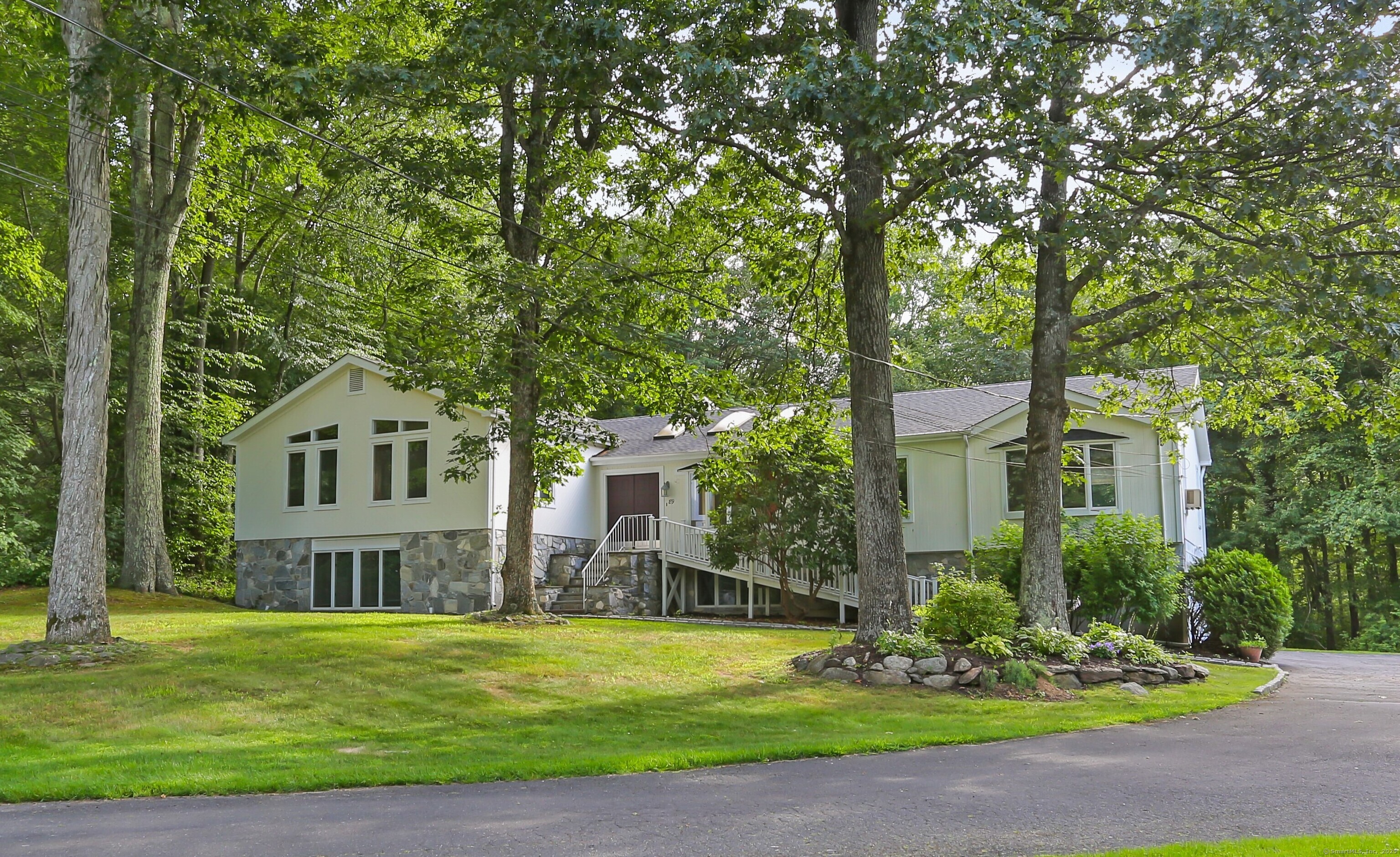 Trumbull, Connecticut, 06611, United States, 4 Bedrooms Bedrooms, ,4 BathroomsBathrooms,Residential,For Sale,1938522