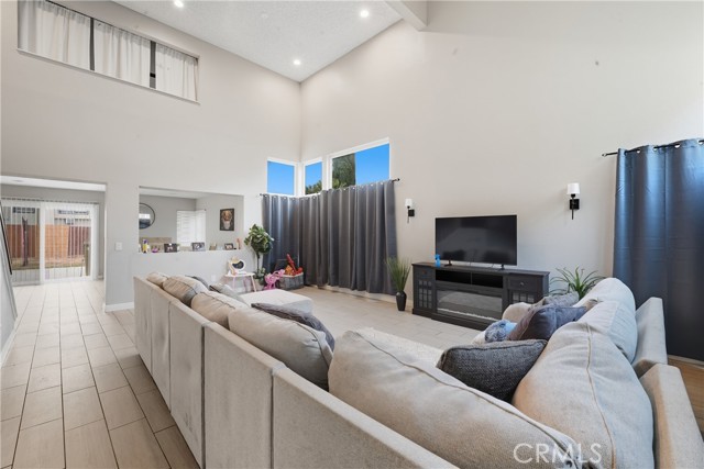 Moreno Valley, California, 92557, United States, 4 Bedrooms Bedrooms, ,3 BathroomsBathrooms,Residential,For Sale,1978485