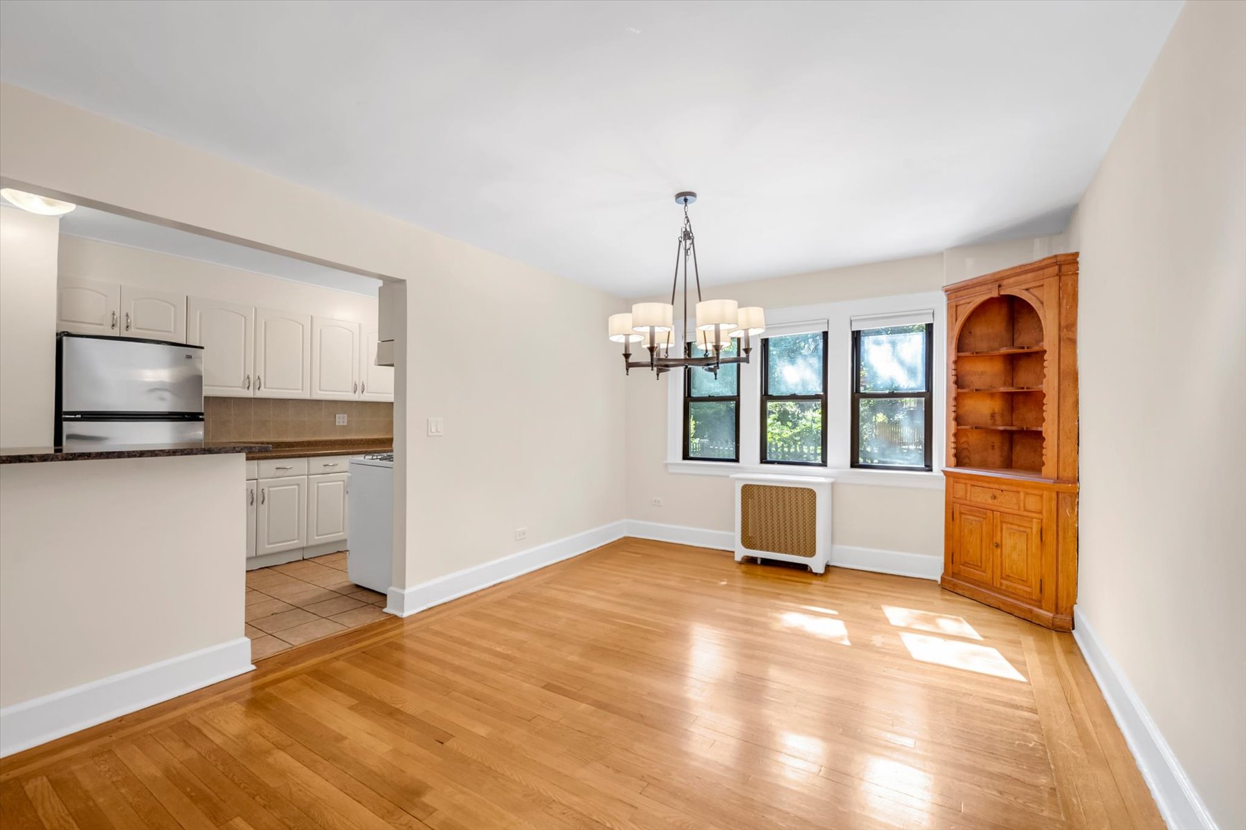  ?RENOVATED FOREST CLOSE ATTACHED BRICK TOWNHOUSE? - 物件實景