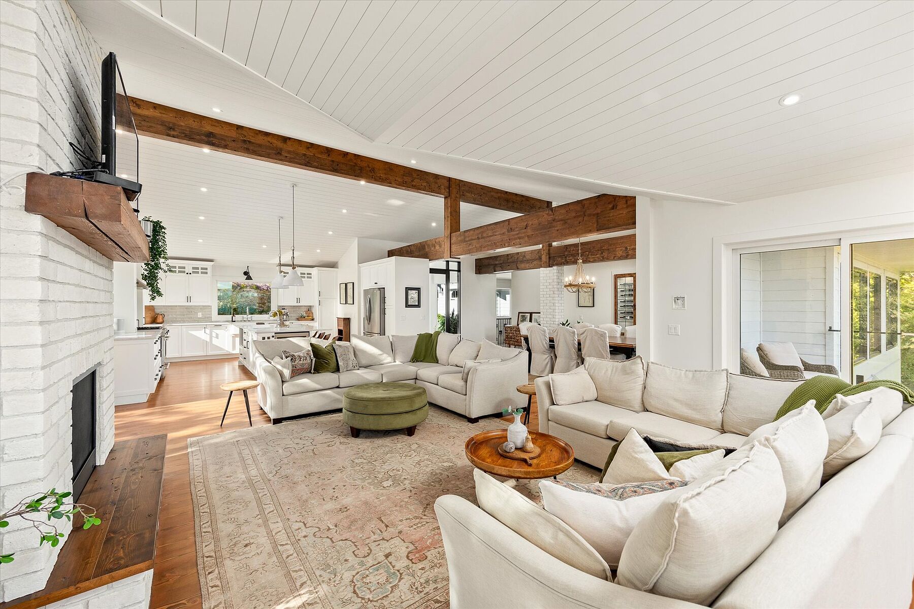  Stunning Home with Privacy - 物件實景