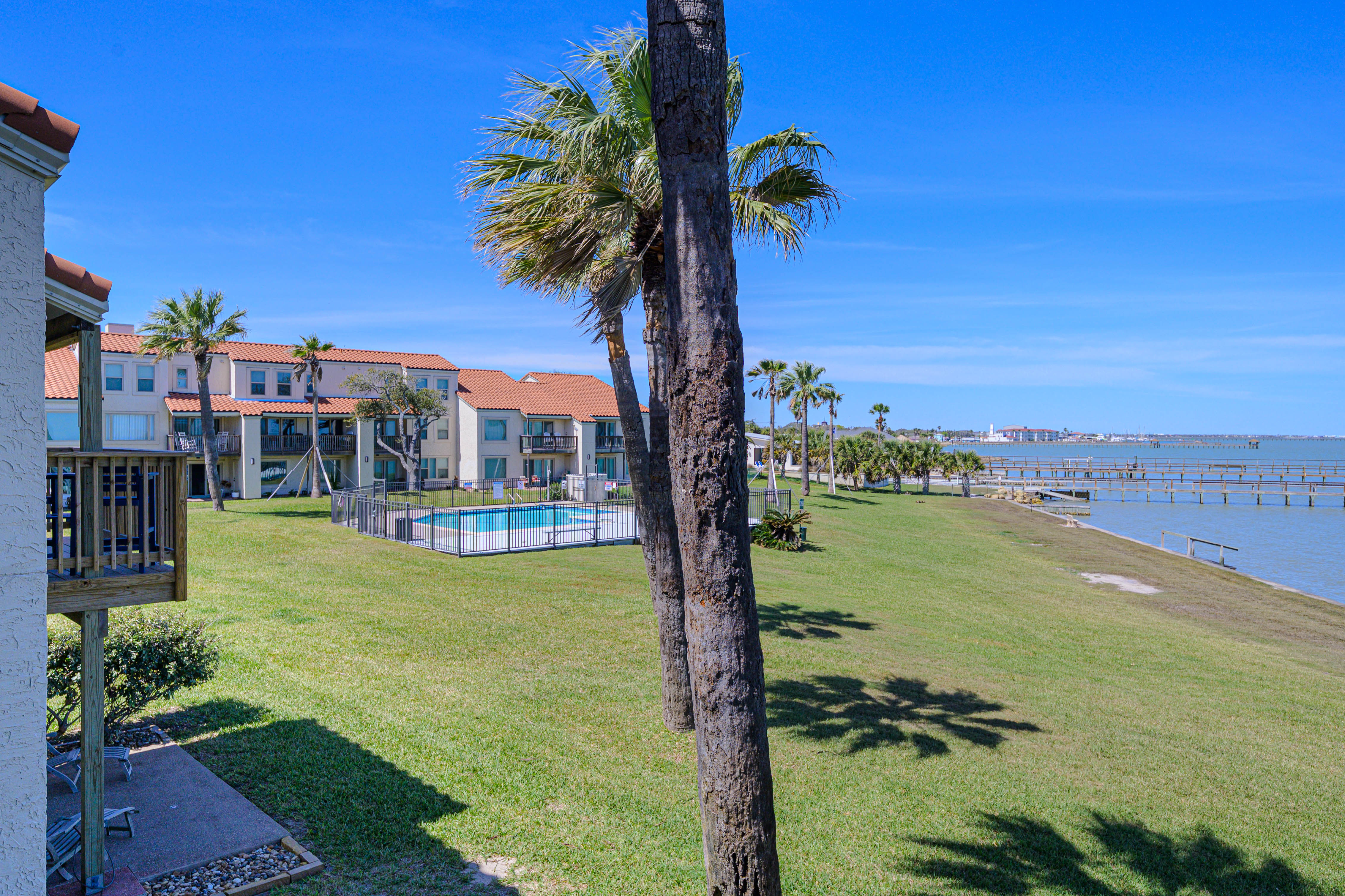  Waterfront Condo on Fulton Beach Road - 物件實景
