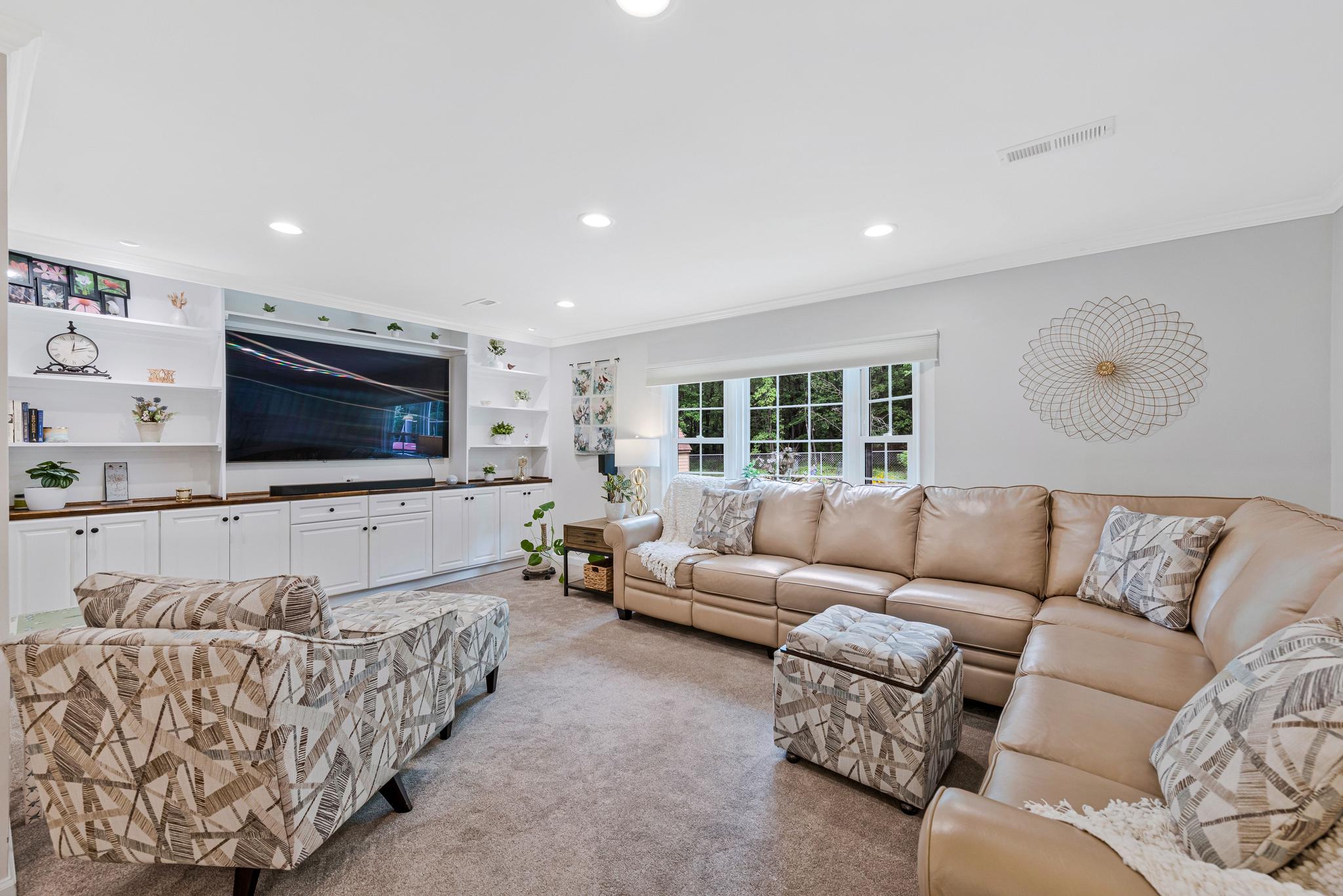 Bowie, Maryland, 20716, United States, 4 Bedrooms Bedrooms, ,2 BathroomsBathrooms,Residential,For Sale,2048193