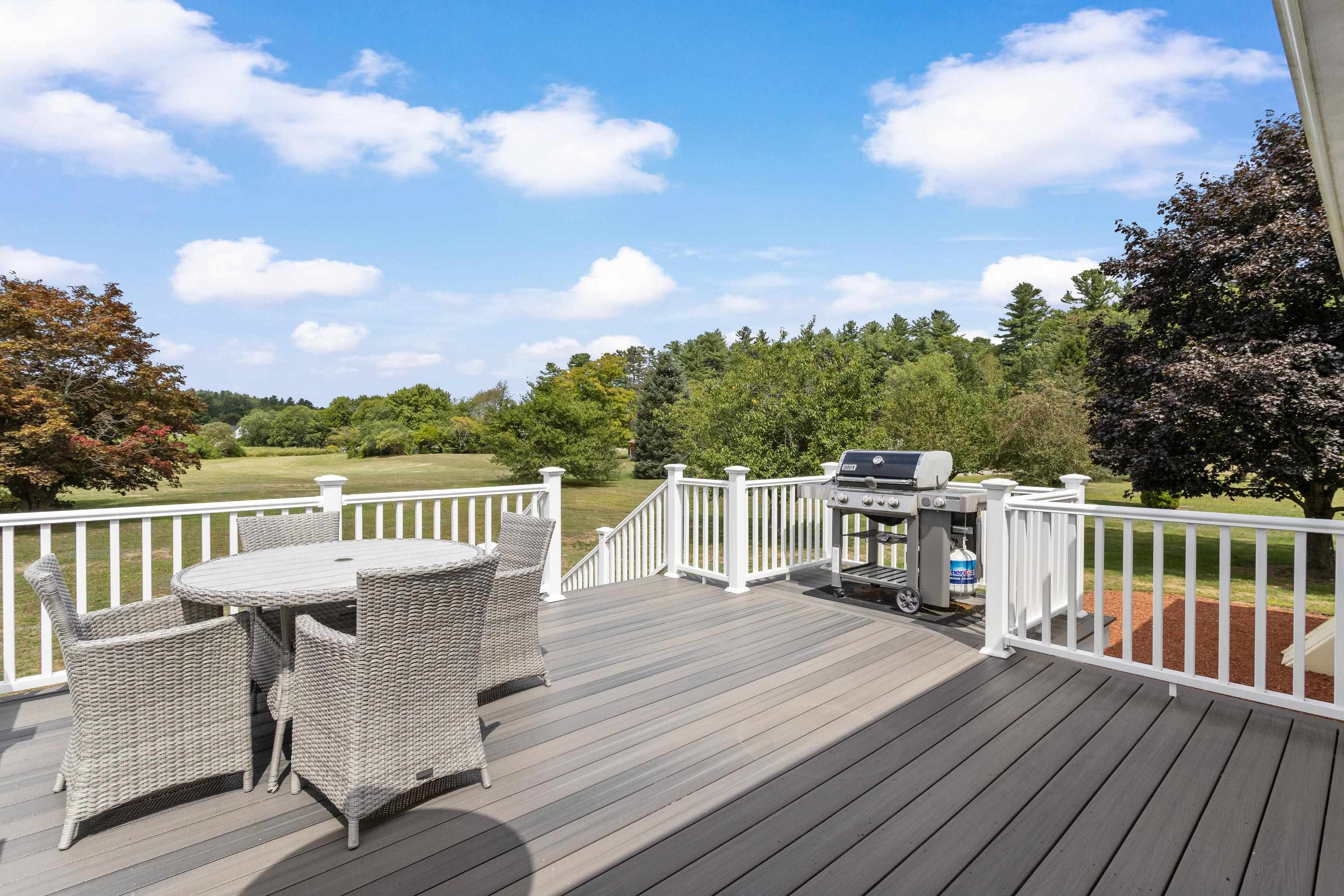 Pelham, New Hampshire, 03076, United States, 4 Bedrooms Bedrooms, ,3 BathroomsBathrooms,Residential,For Sale,1937373