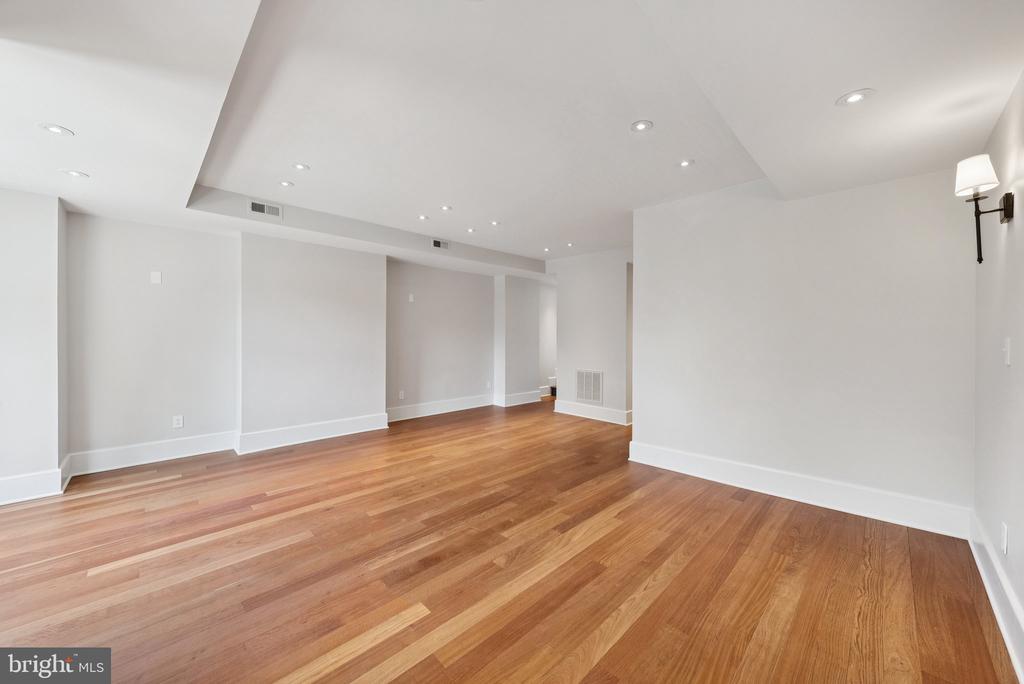 Washington, District of Columbia, 20009, United States, 4 Bedrooms Bedrooms, ,4 BathroomsBathrooms,Residential,For Sale,1902983