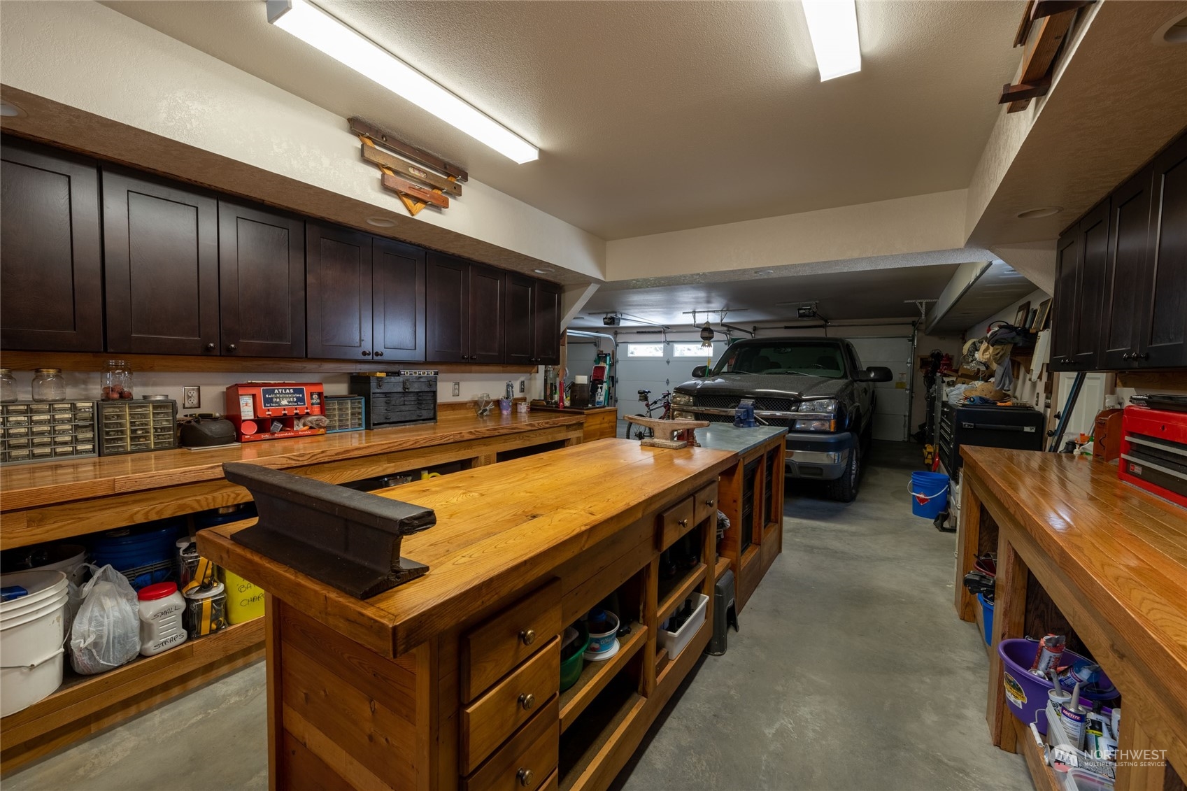 Malaga, Washington, 98828, United States, 3 Bedrooms Bedrooms, ,2 BathroomsBathrooms,Residential,For Sale,1898843