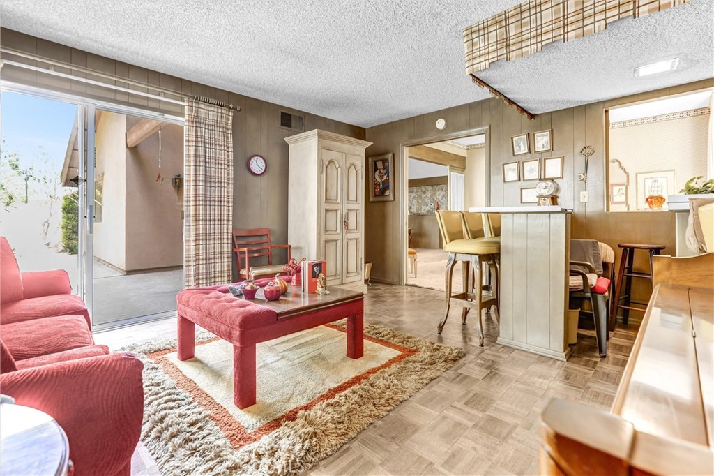 Tarzana, California, 91356, United States, 3 Bedrooms Bedrooms, ,3 BathroomsBathrooms,Residential,For Sale,1986102