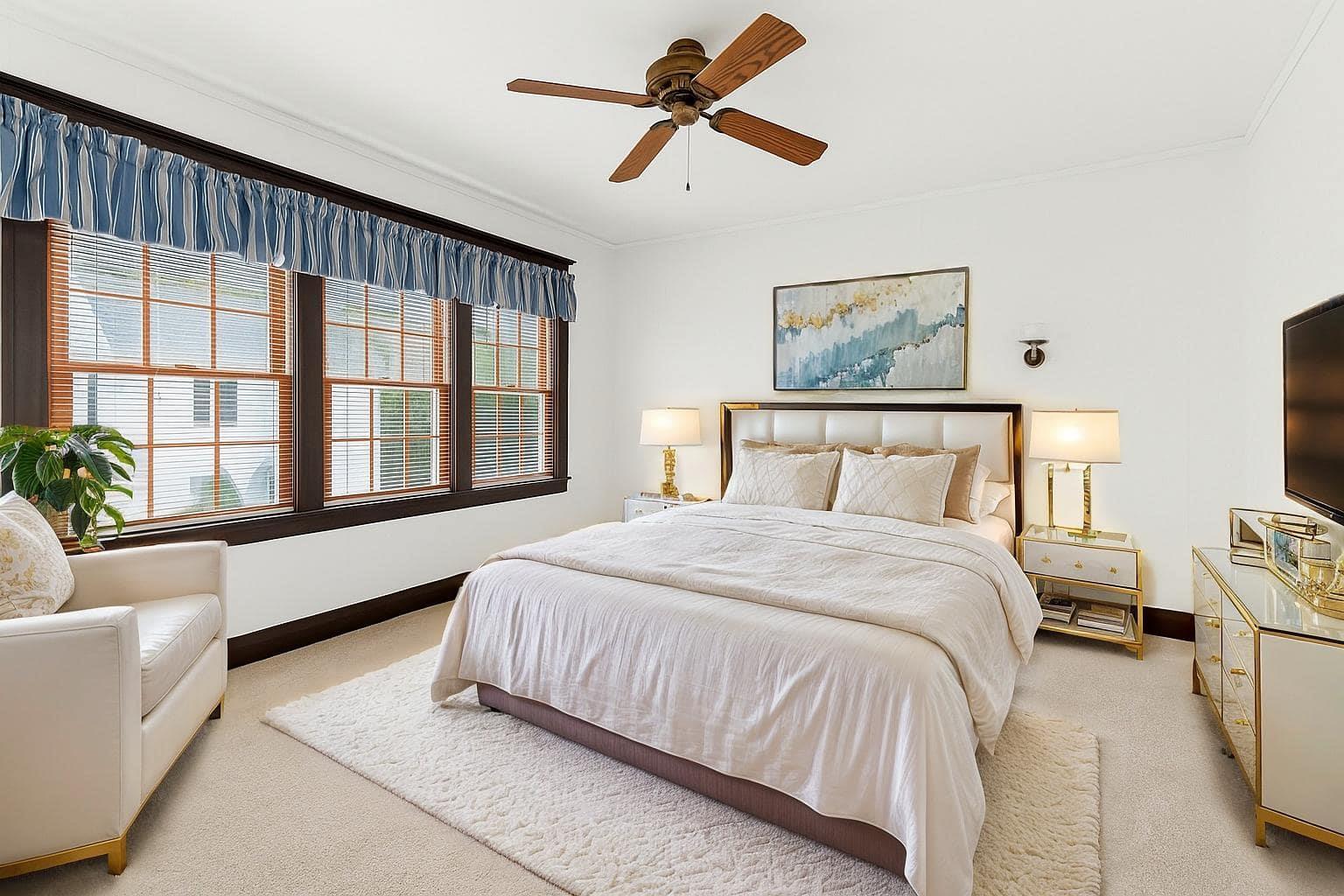Bay Shore, New York, 11706, United States, 4 Bedrooms Bedrooms, ,3 BathroomsBathrooms,Residential,For Sale,1836669