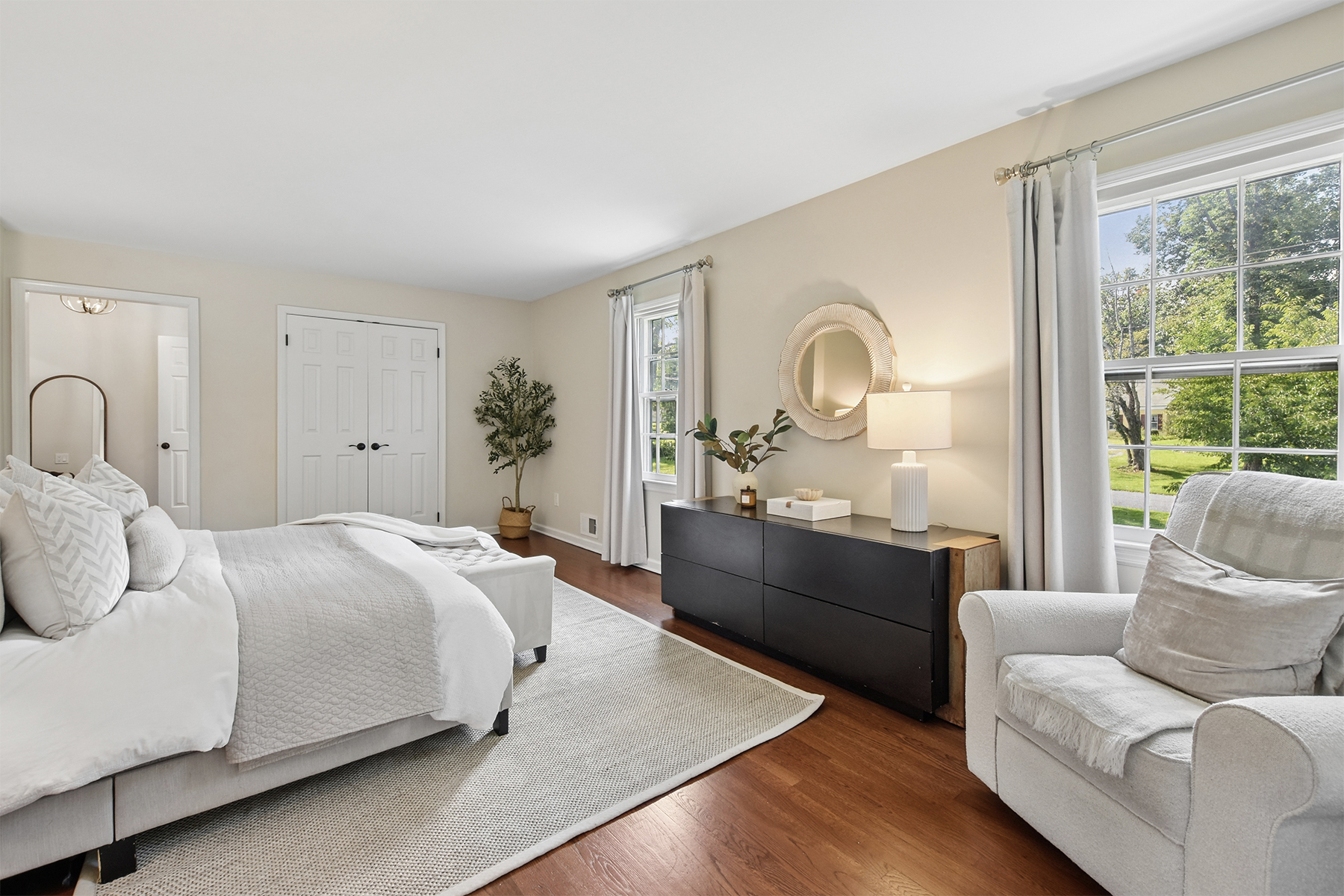  Immaculate Custom Colonial Located on a Traditional Country Setting - 物件實景