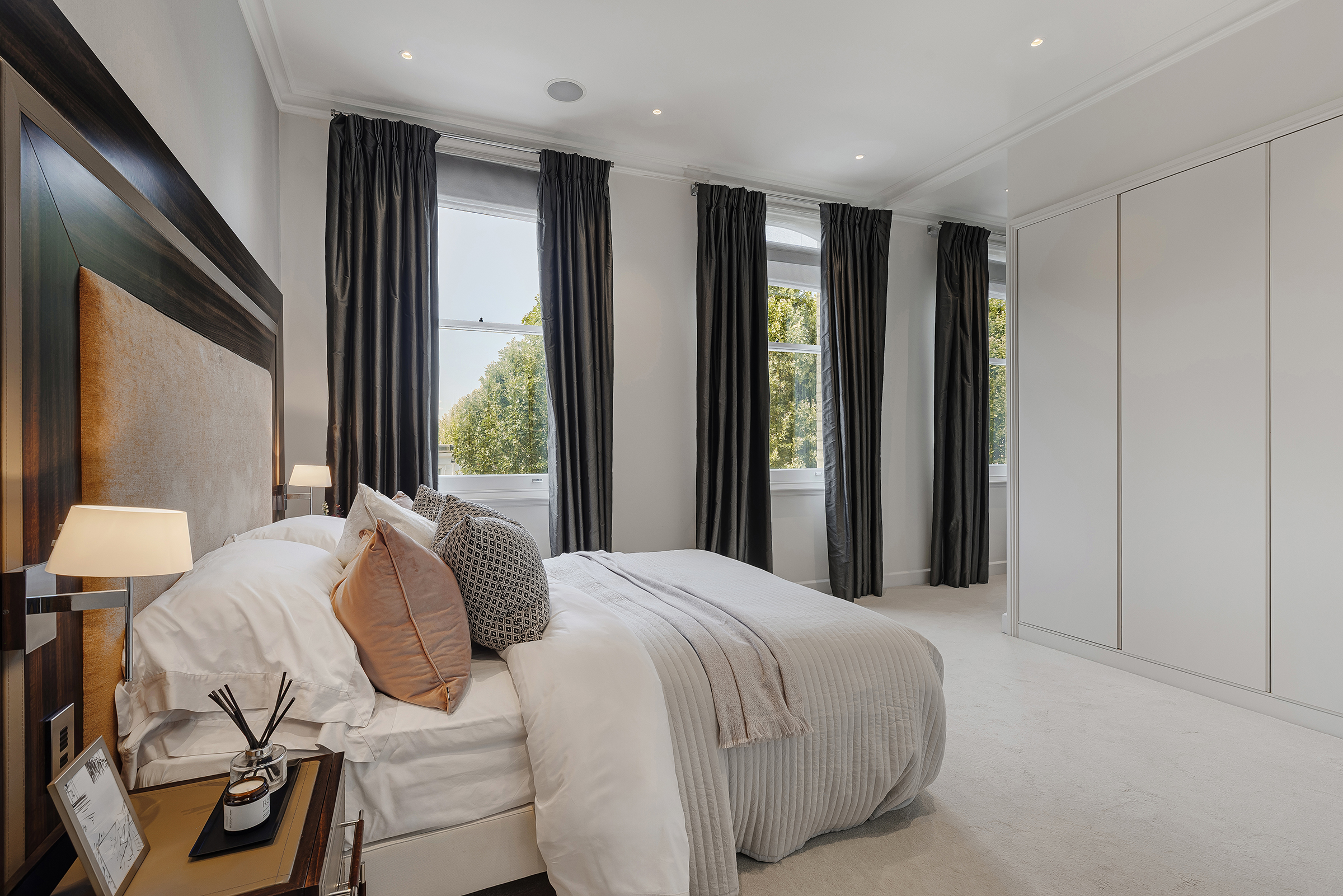  A Magnificent Six-Bedroom Residence with Pool and Roof Terrace in Kensington - 物件實景
