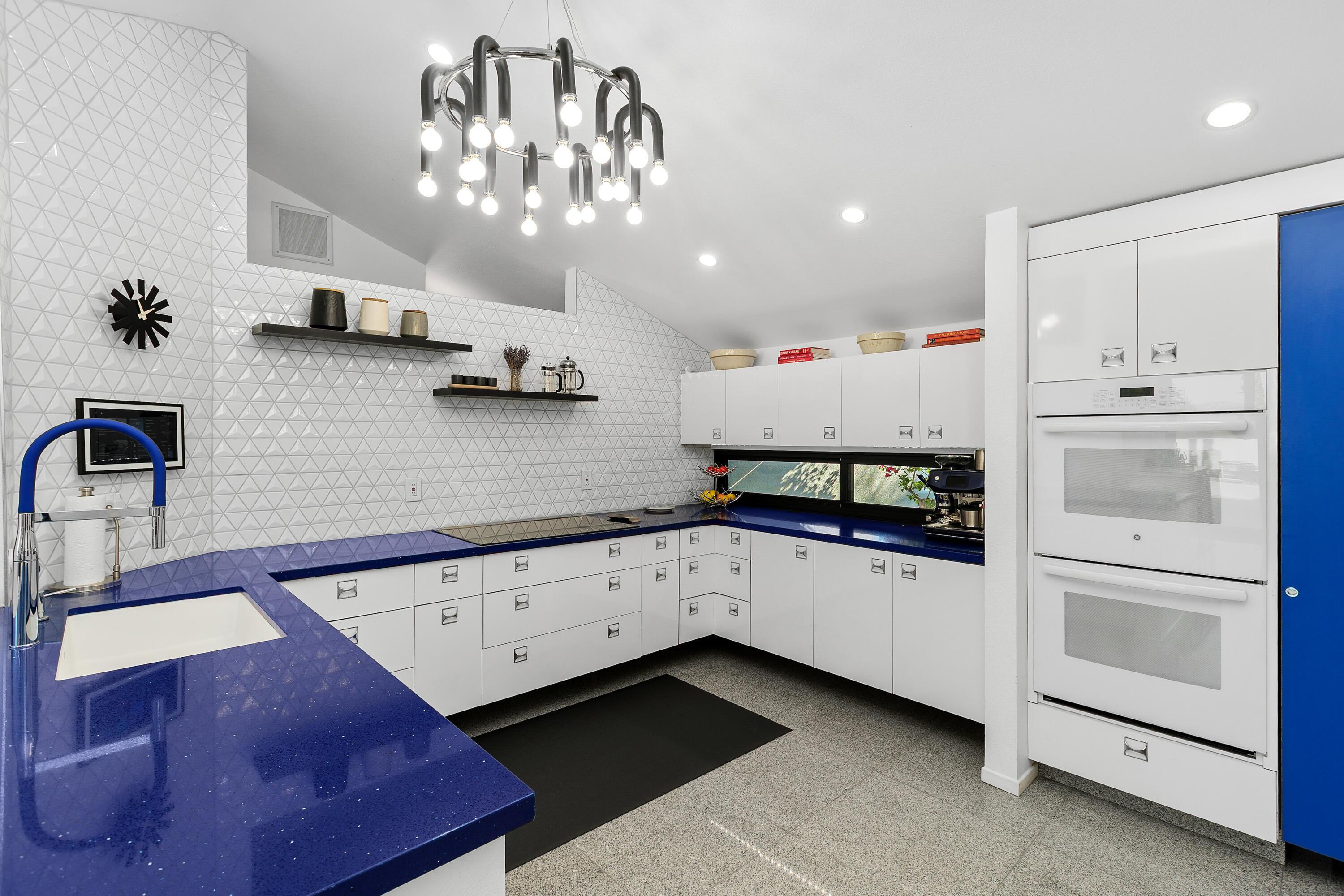 Palm Desert, California, 92260, United States, 2 Bedrooms Bedrooms, ,2 BathroomsBathrooms,Residential,For Sale,2003348