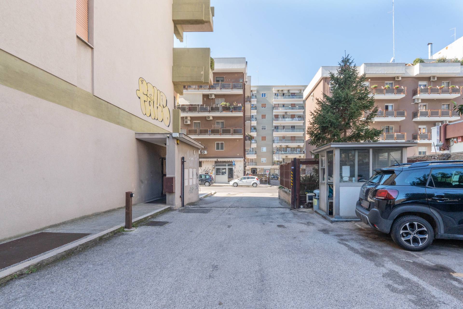 Via Tenente Gaetano Devitofrancesco, Bari, Bari, 70100, IT, 3 Bedrooms Bedrooms, ,2 BathroomsBathrooms,Residential,For Sale,Via Tenente Gaetano Devitofrancesco,1486305