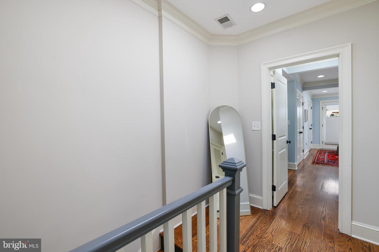 Washington, District of Columbia, 20003, United States, 2 Bedrooms Bedrooms, ,2 BathroomsBathrooms,Residential,For Sale,1896371