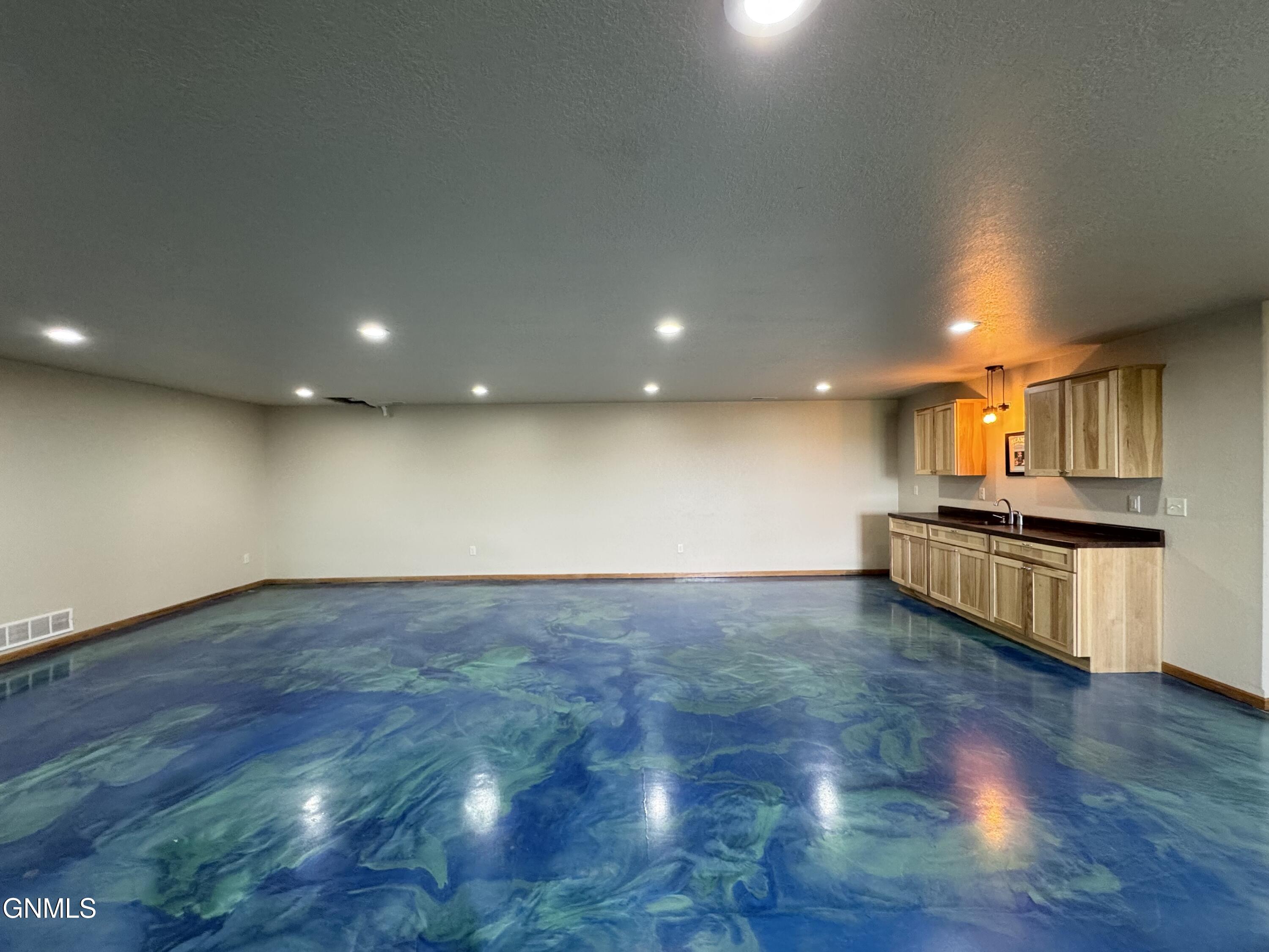 New Salem, North Dakota, 58563, United States, 7 Bedrooms Bedrooms, ,1 BathroomBathrooms,Residential,For Sale,1904775