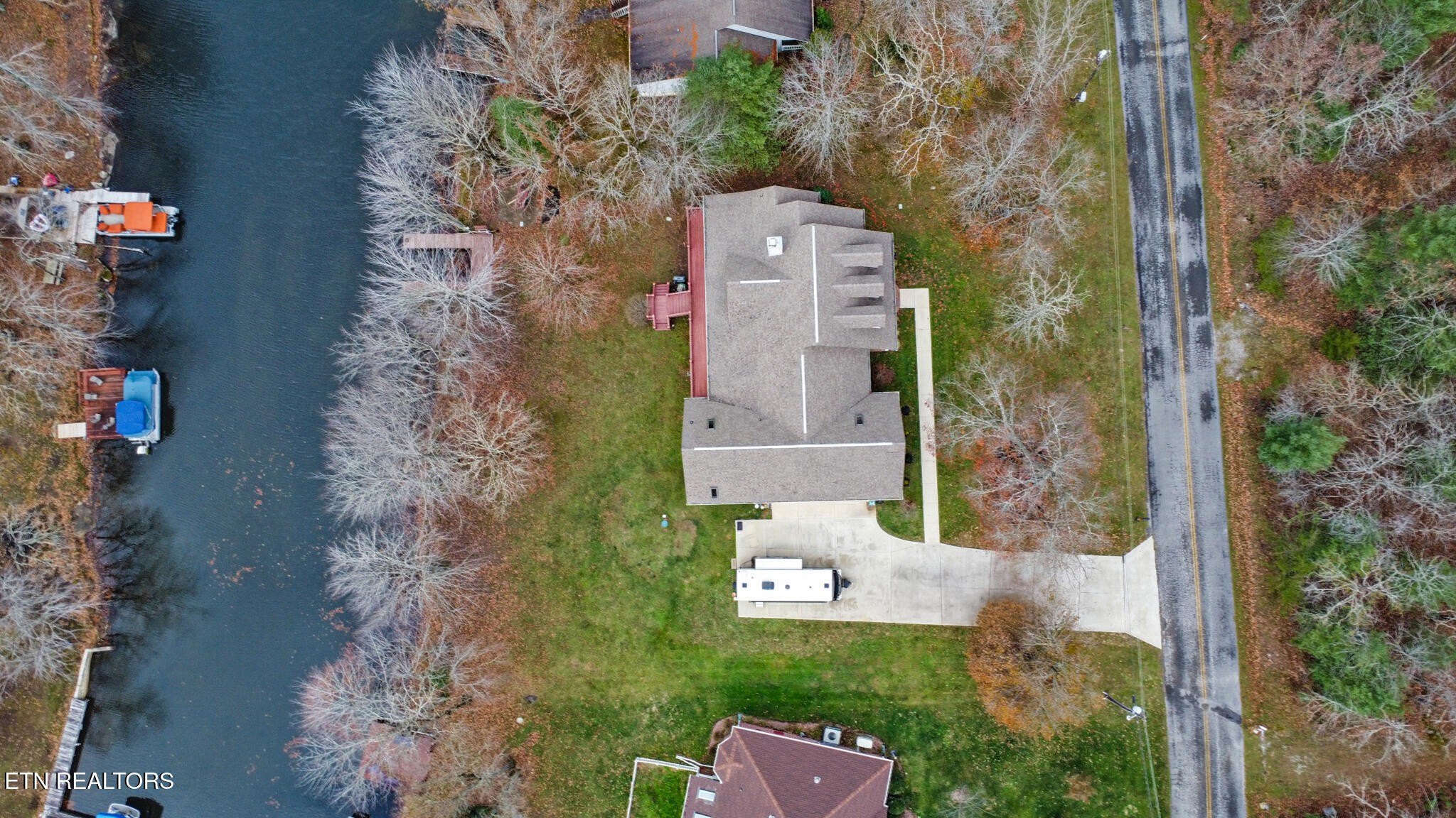 Crossville, Tennessee, 38572, United States, 2 Bedrooms Bedrooms, ,3 BathroomsBathrooms,Residential,For Sale,1978384