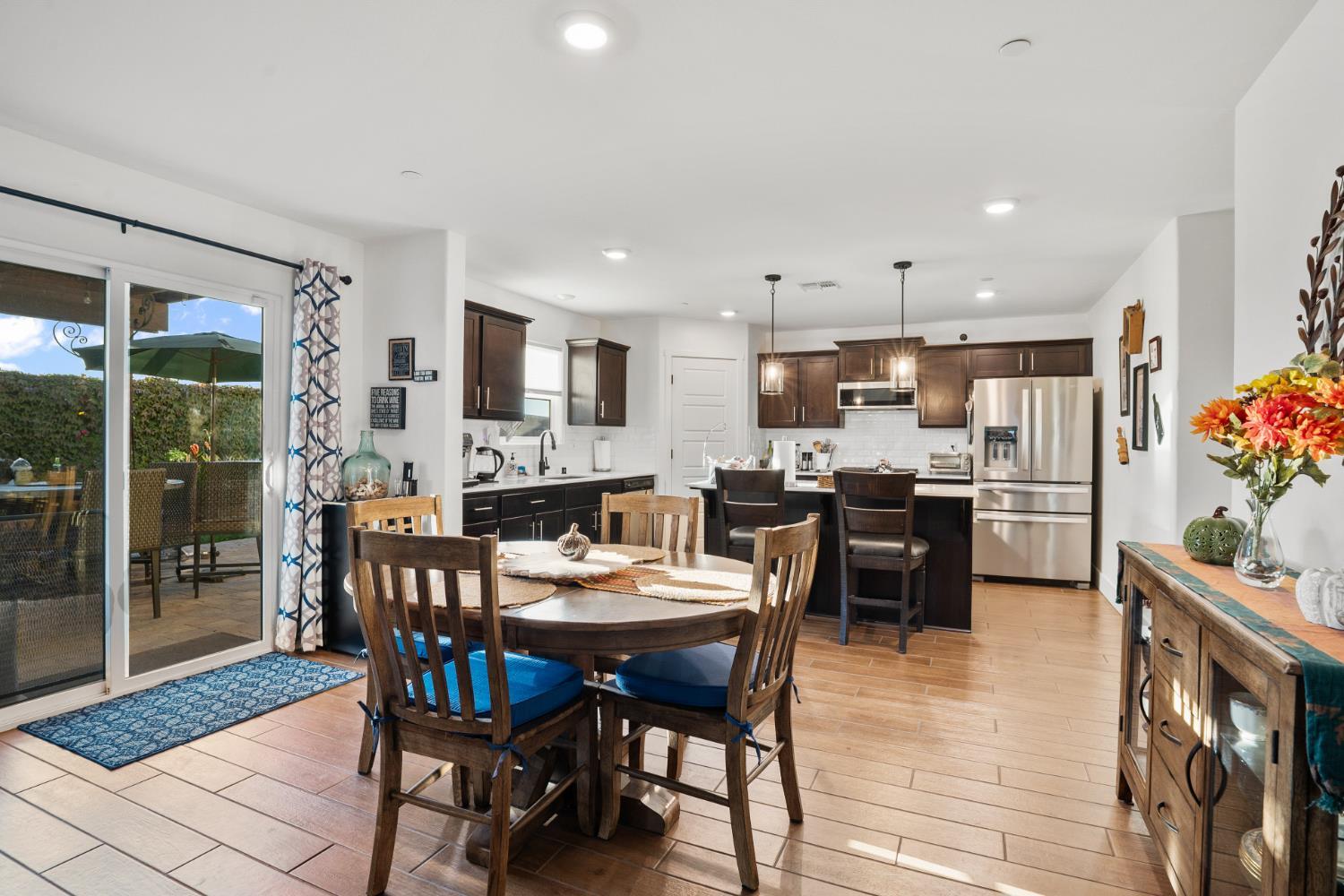 Atwater, California, 95301, United States, 5 Bedrooms Bedrooms, ,4 BathroomsBathrooms,Residential,For Sale,1983820