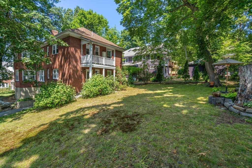 Newton, Massachusetts, 02458, United States, 2 Bedrooms Bedrooms, ,2 BathroomsBathrooms,Residential,For Sale,1906436