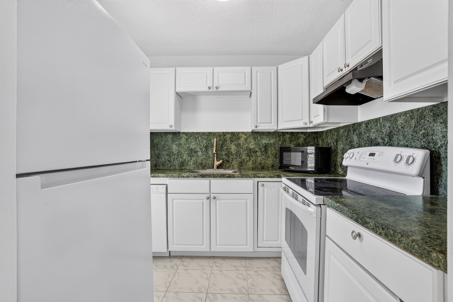  2555 NE 11th Street, Fort Lauderdale, FL, 33304 - 物件實景