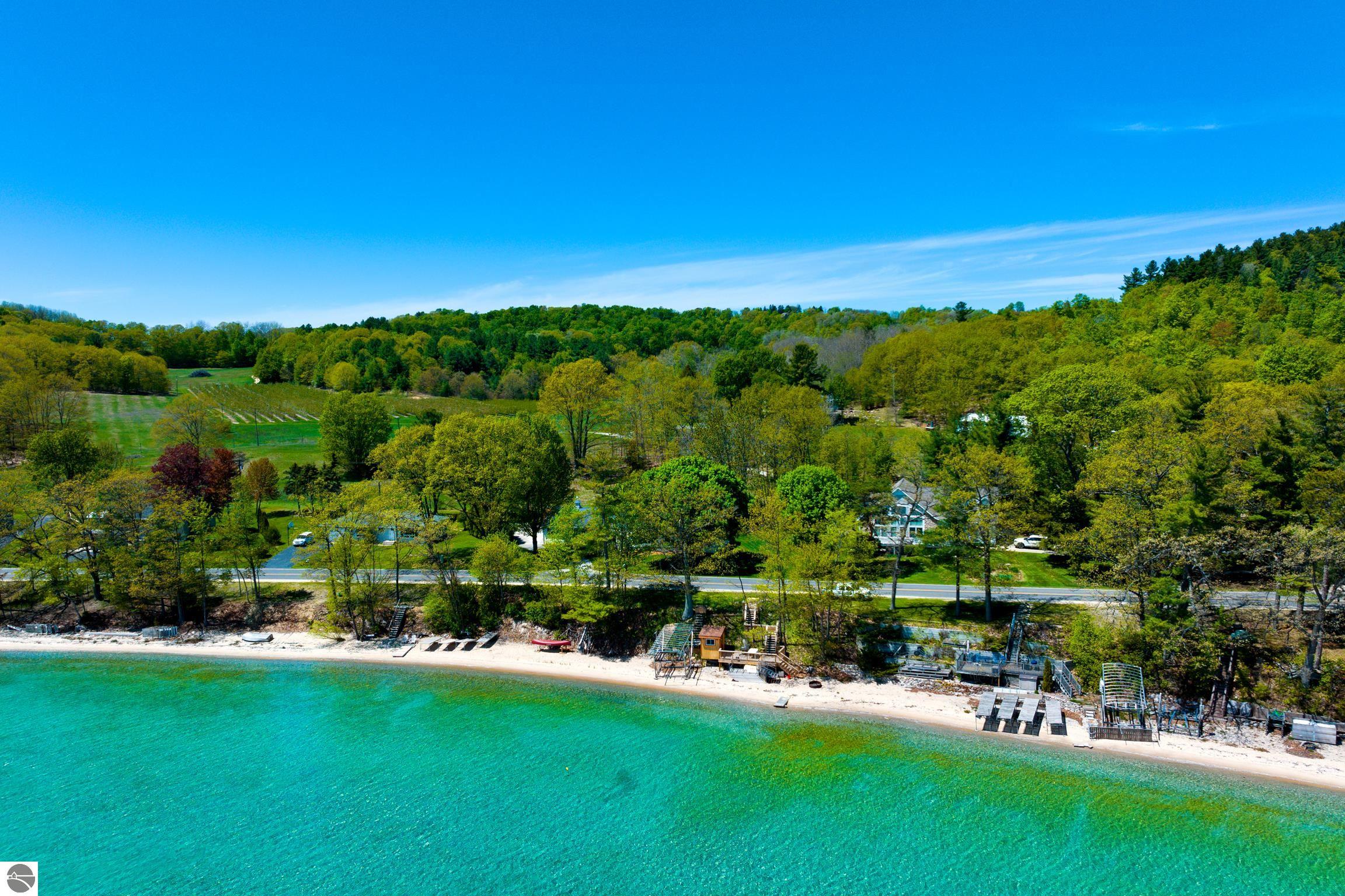 Traverse City, Michigan, 49686, United States, 3 Bedrooms Bedrooms, ,1 BathroomBathrooms,Residential,For Sale,2048667