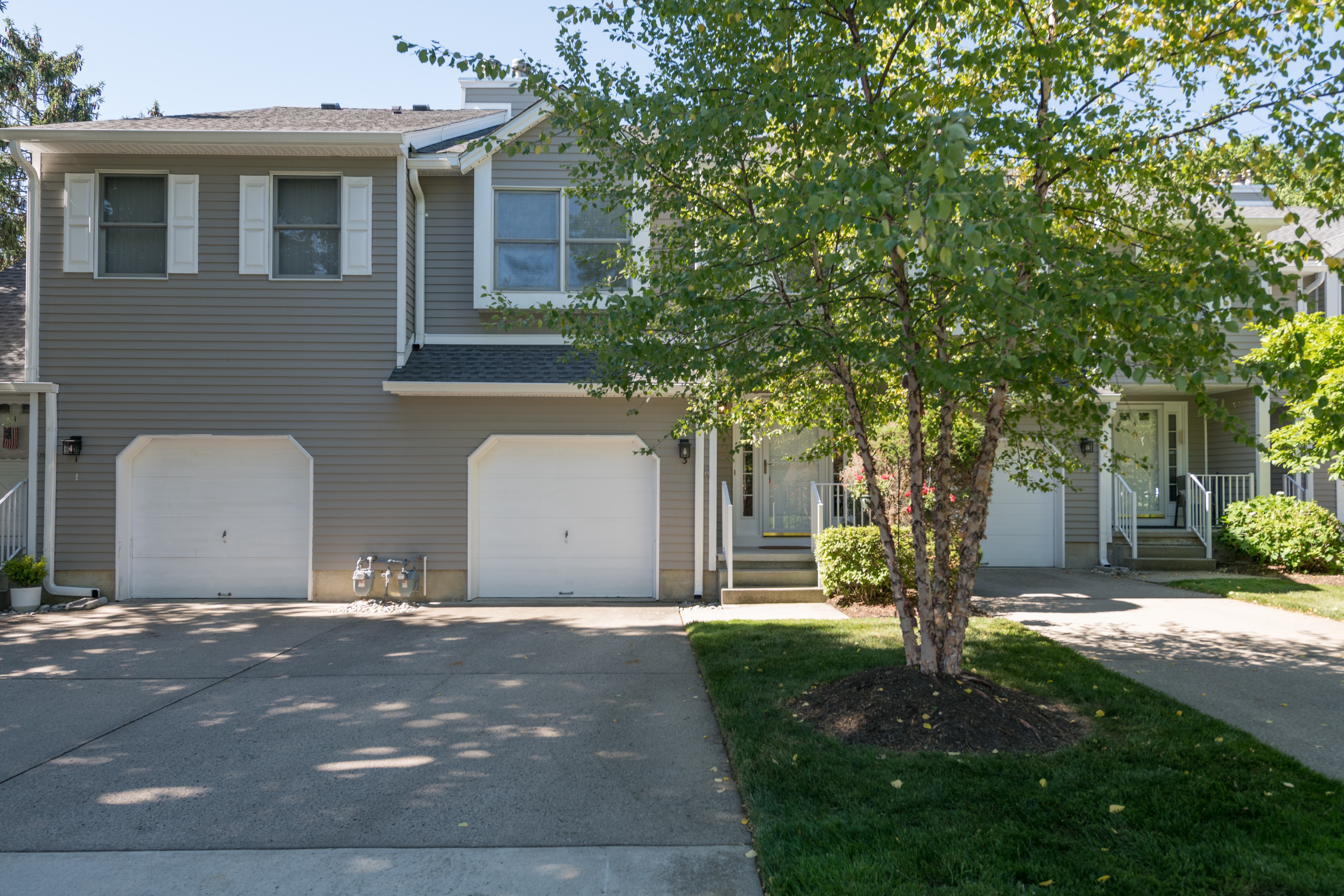  3-bedroom, 2.5-bath townhome in Little Silver - 物件實景