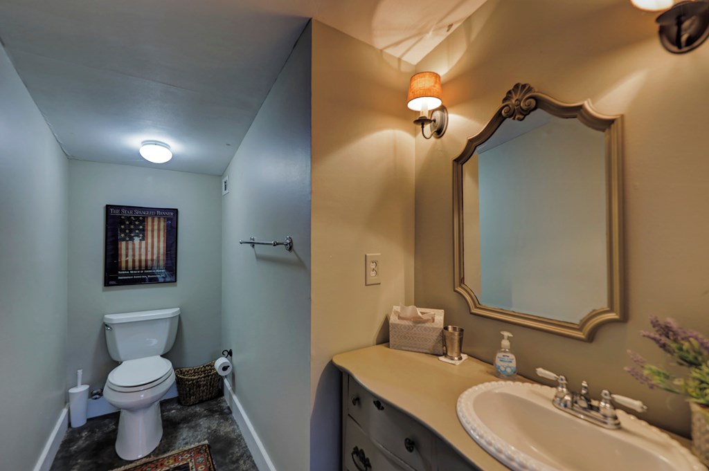 Kerrville, Texas, 78028, United States, 6 Bedrooms Bedrooms, ,6 BathroomsBathrooms,Residential,For Sale,1980458