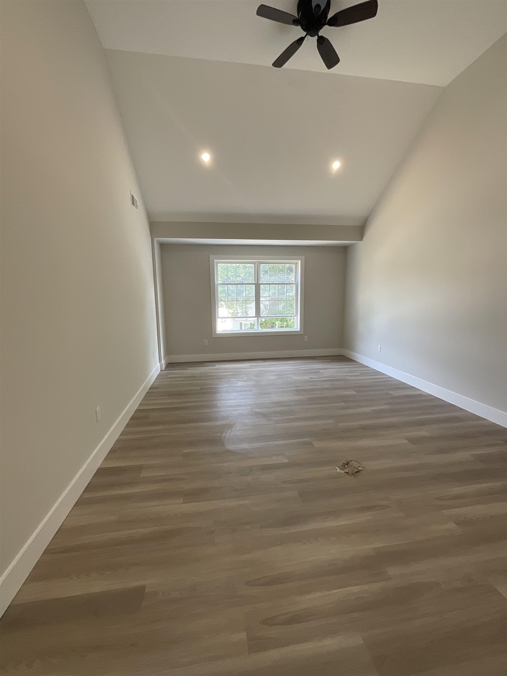Manchester, New Hampshire, 03102, United States, 4 Bedrooms Bedrooms, ,3 BathroomsBathrooms,Residential,For Sale,1901440