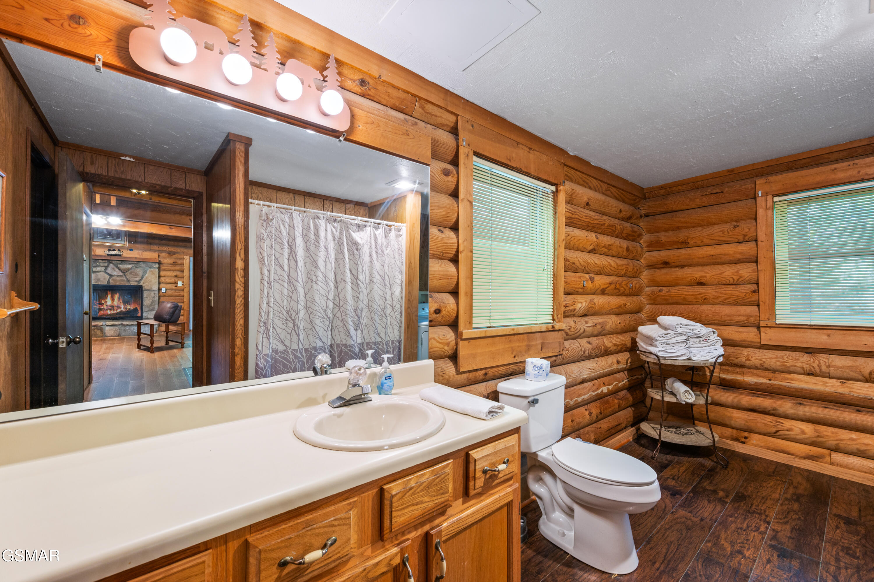 Gatlinburg, Tennessee, 37738, United States, 2 Bedrooms Bedrooms, ,2 BathroomsBathrooms,Residential,For Sale,1975826