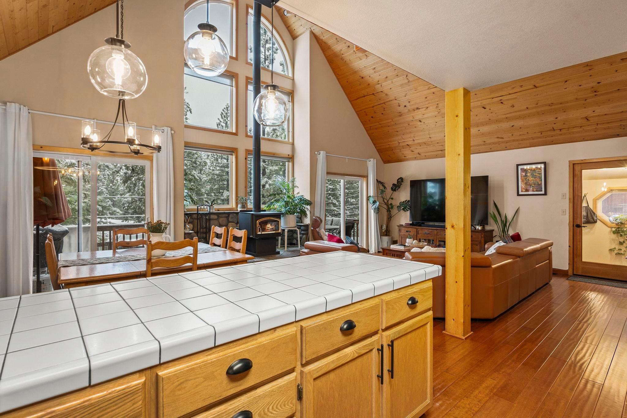 Tahoe Vista, California, 96148, United States, 3 Bedrooms Bedrooms, ,Residential,For Sale,1998421