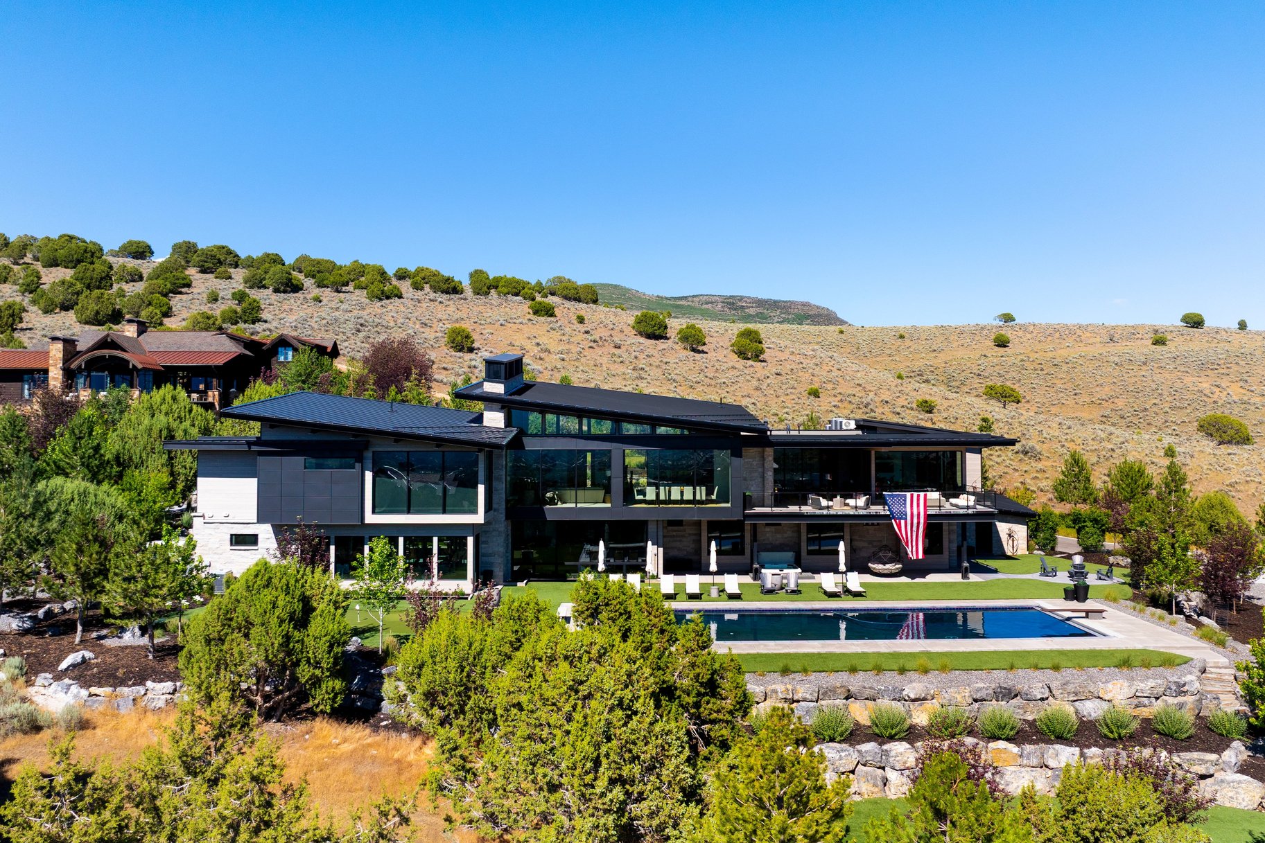  Luxury Lives Here  Architectural Masterpiece with Unmatched Privacy & Views - 物件實景