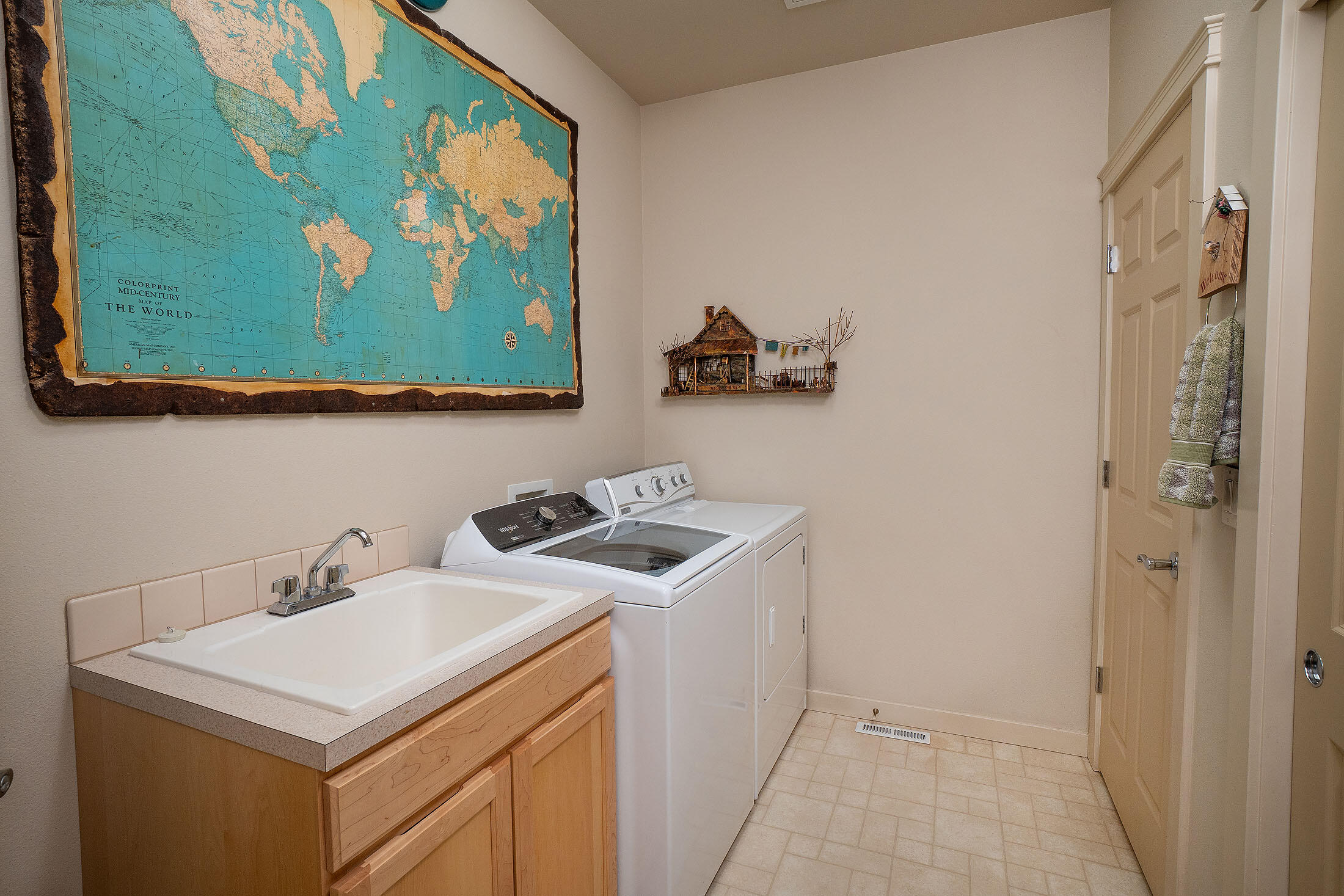 Bend, Oregon, 97702, United States, 3 Bedrooms Bedrooms, ,2 BathroomsBathrooms,Residential,For Sale,1883442