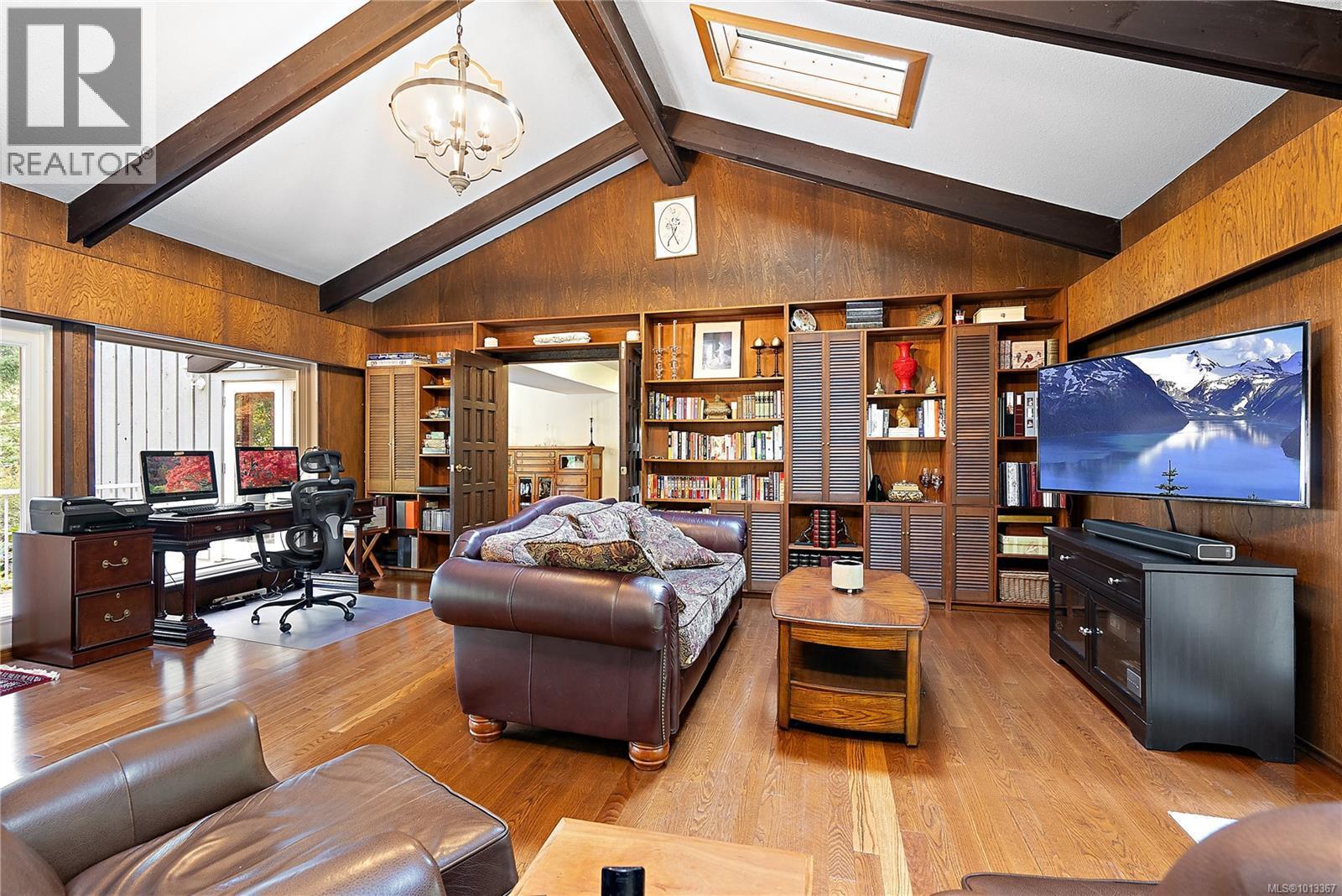 NORTH SAANICH, British Columbia, V8L 5L5, CA, 5 Bedrooms Bedrooms, ,4 BathroomsBathrooms,Residential,For Sale,1946996