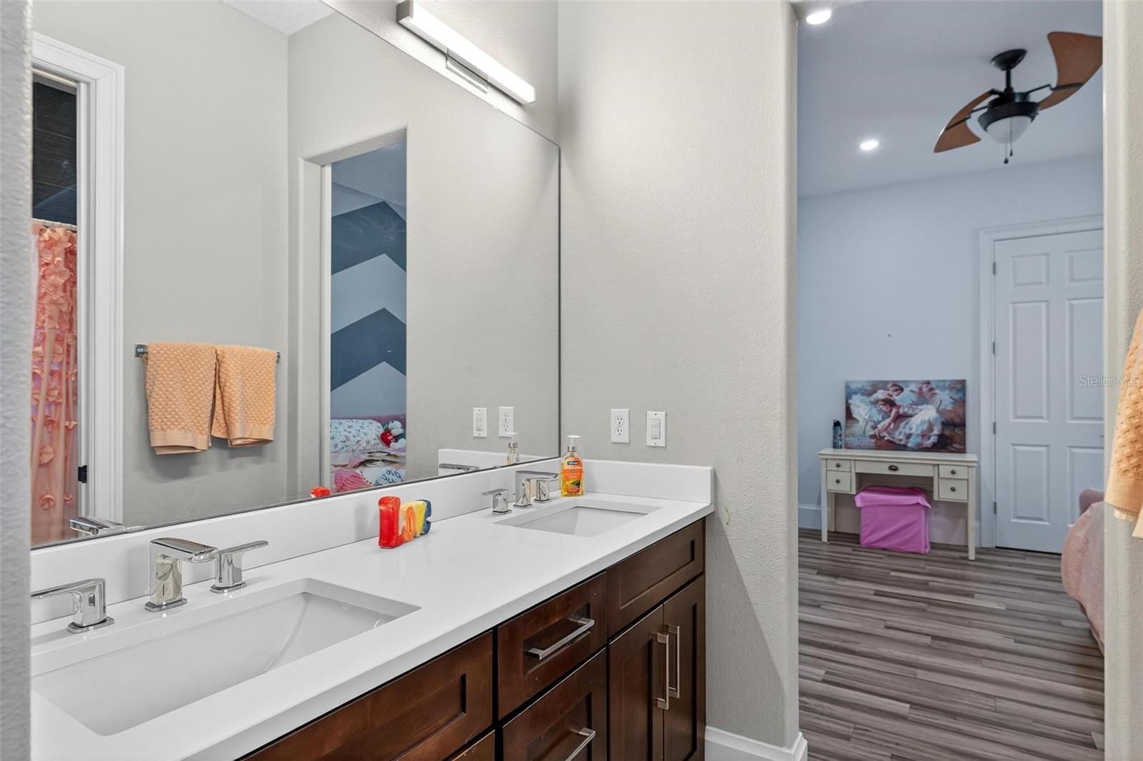 WINDERMERE, Florida, 34786, United States, 5 Bedrooms Bedrooms, ,5 BathroomsBathrooms,Residential,For Sale,1976046