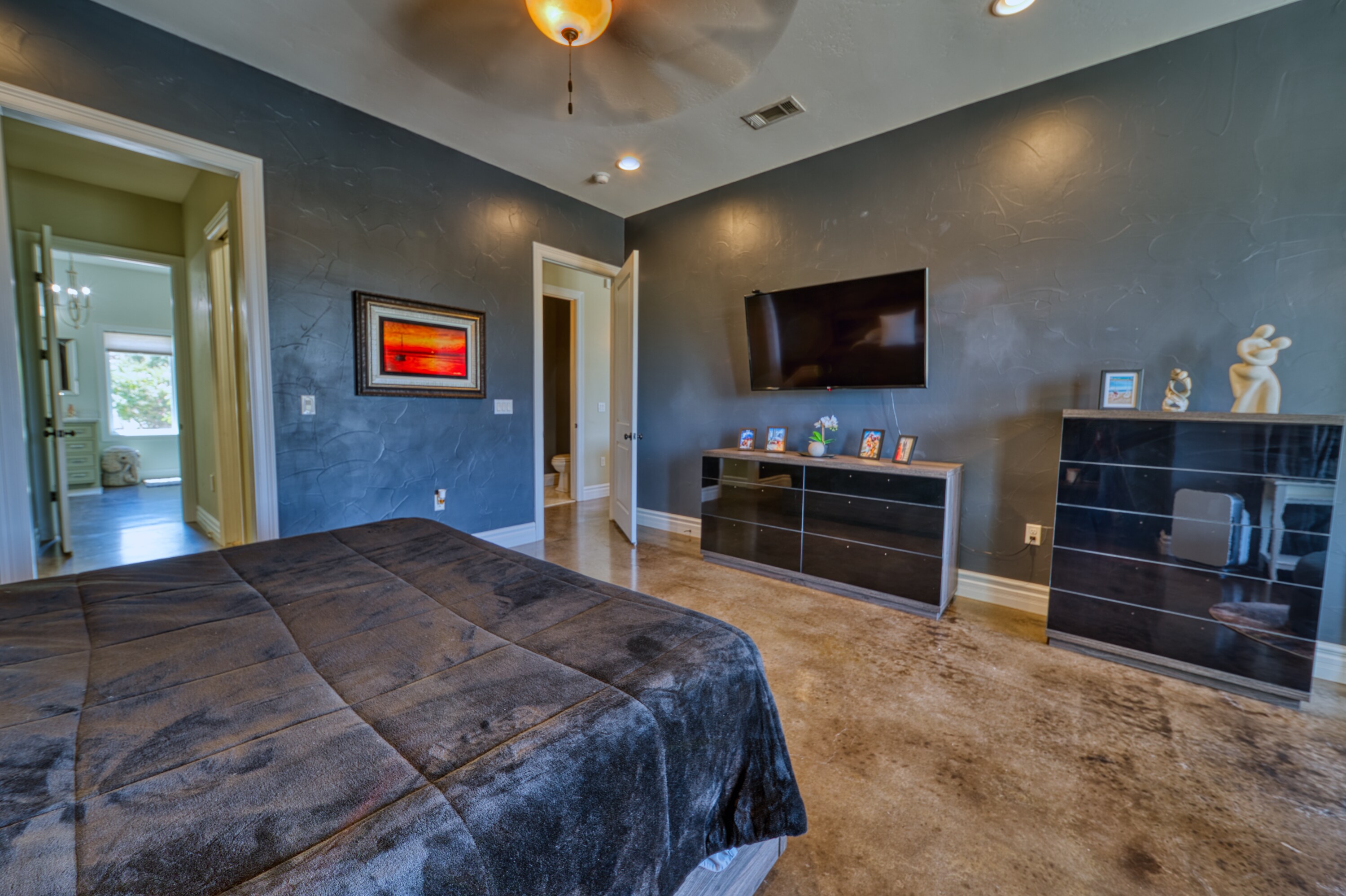 Carlsbad, New Mexico, 88220, United States, 5 Bedrooms Bedrooms, ,4 BathroomsBathrooms,Residential,For Sale,1974334