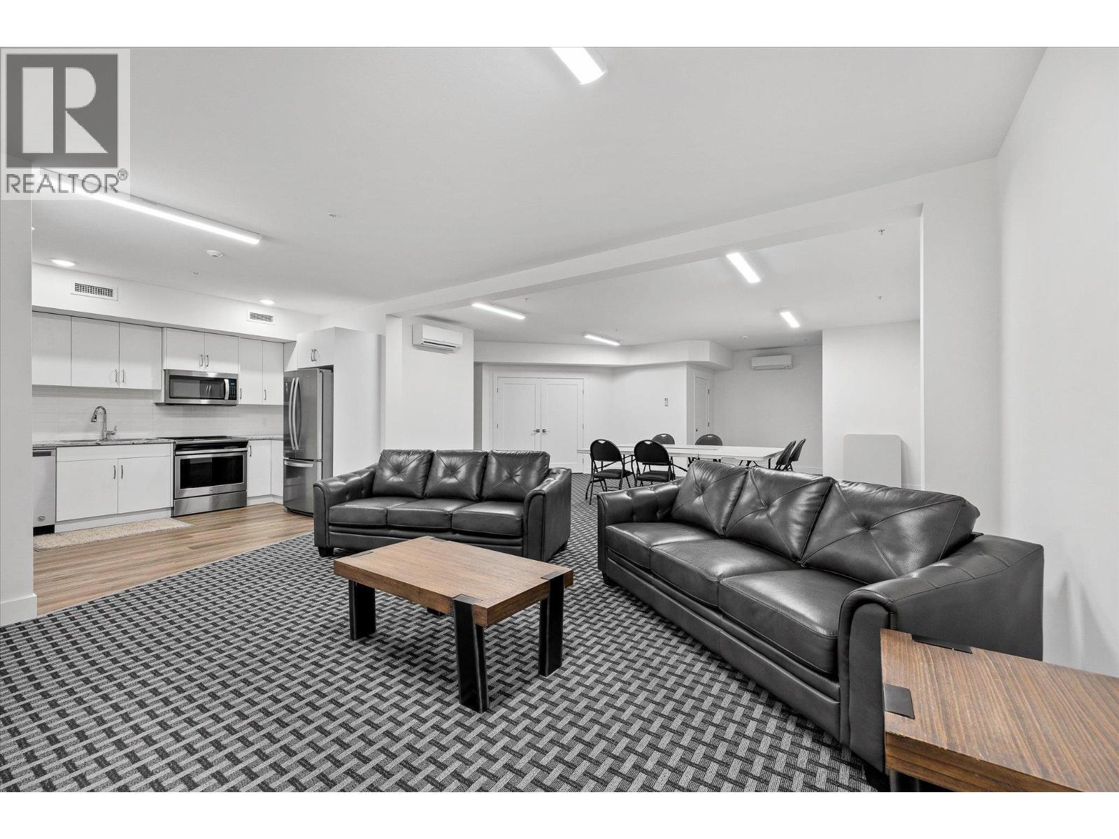 KELOWNA, British Columbia, V1W 5G9, CA, 2 Bedrooms Bedrooms, ,2 BathroomsBathrooms,Residential,For Sale,1961738