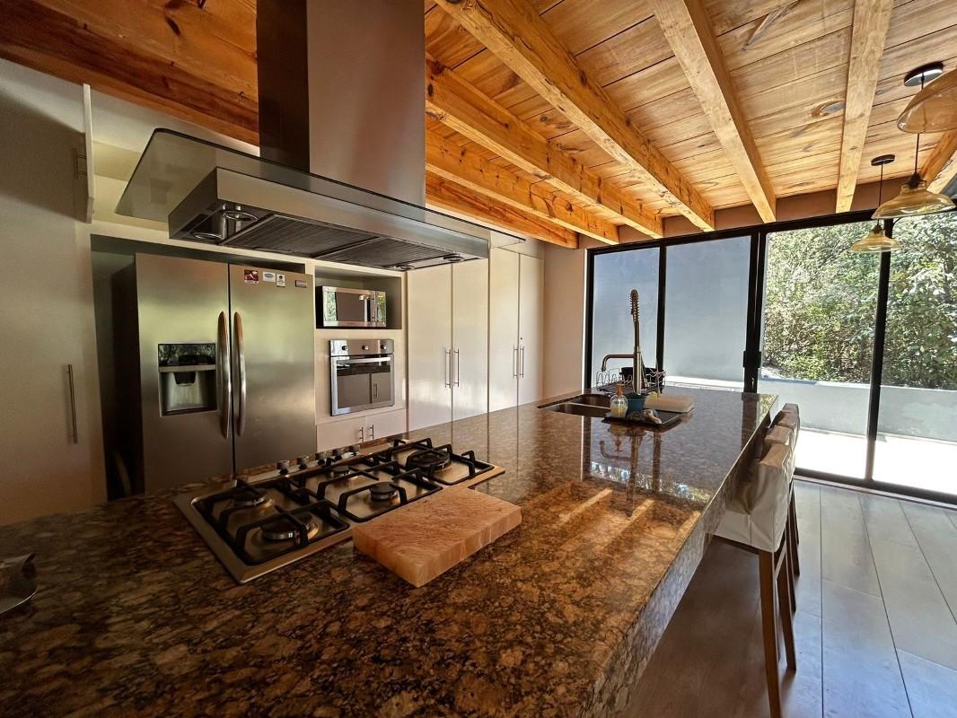 Valle de Bravo, Estado de México, 51200, Mexico, 3 Bedrooms Bedrooms, ,4 BathroomsBathrooms,Residential,For Sale,1738638