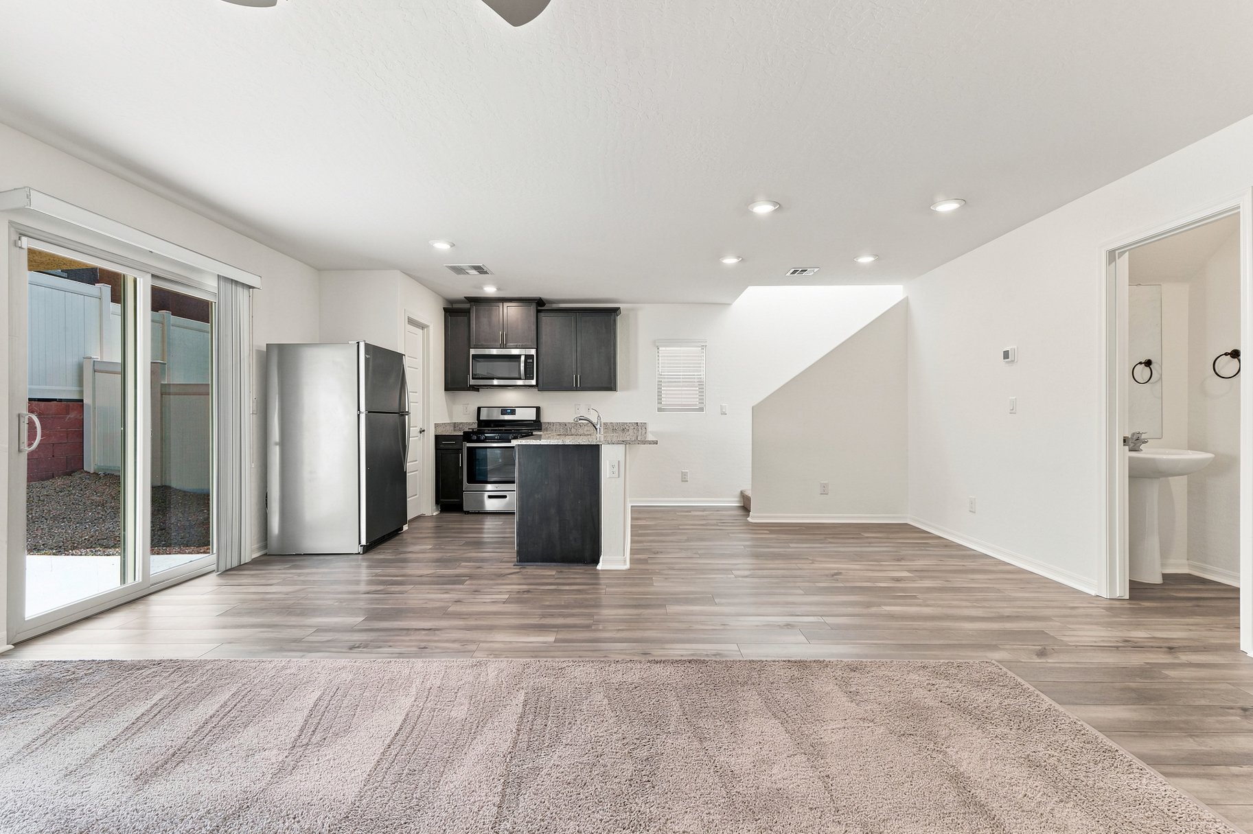  Move-In Ready Home with Great Investment Potential - 物件實景