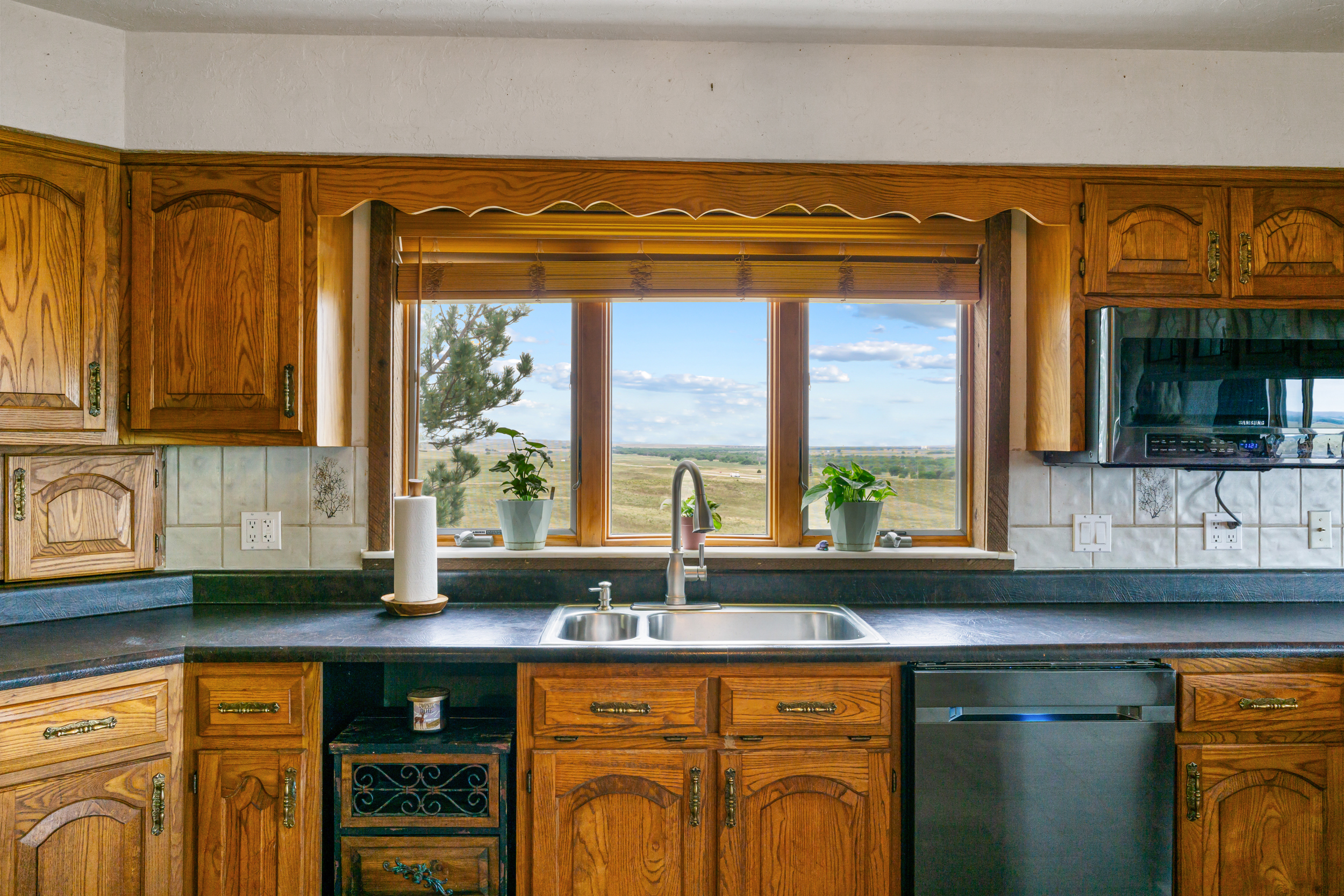 Julesburg, Colorado, 80737, United States, 3 Bedrooms Bedrooms, ,2 BathroomsBathrooms,Residential,For Sale,1937455