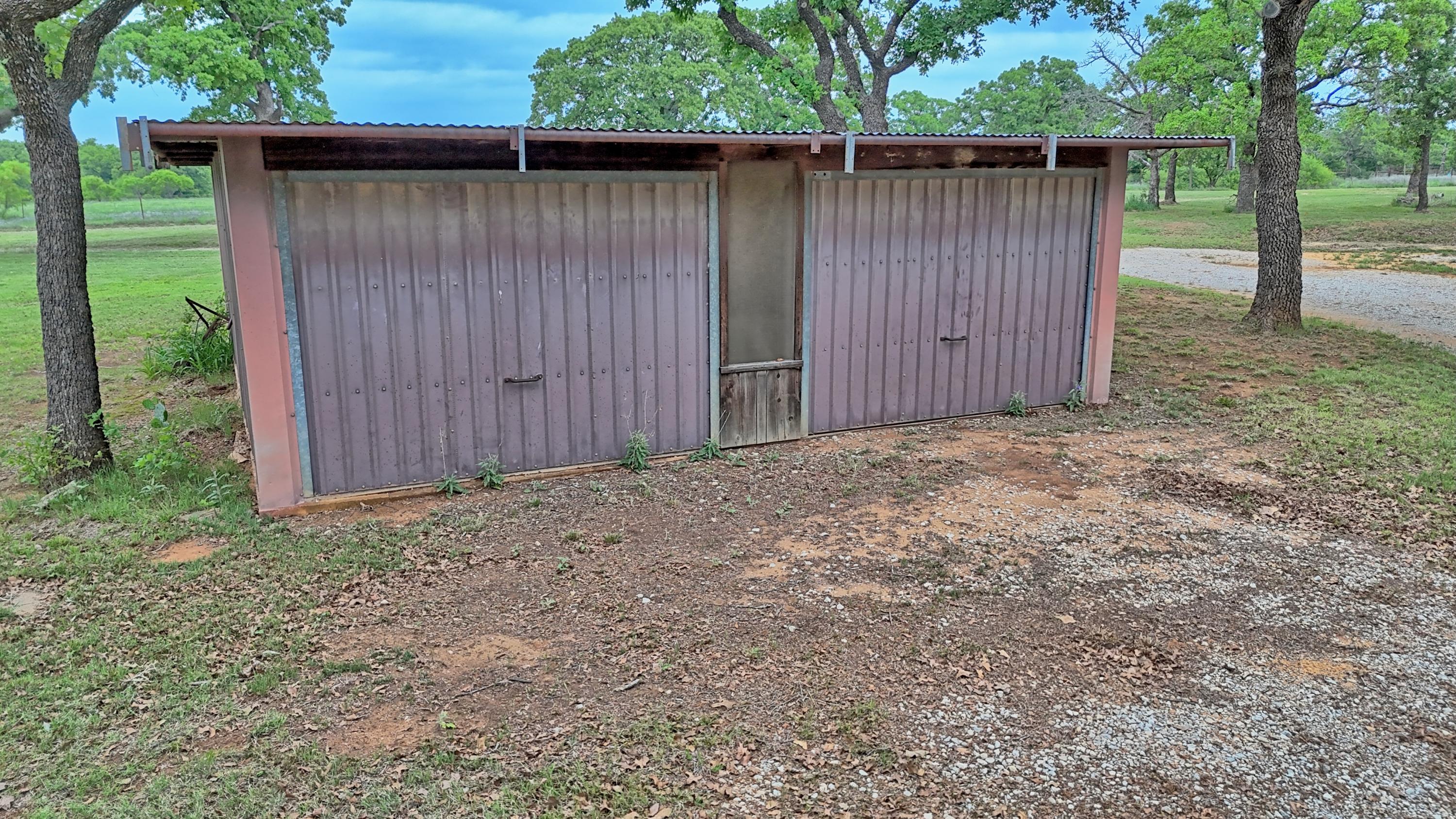  Ranch Style Rock Home on Private 80 Acres - 物件實景