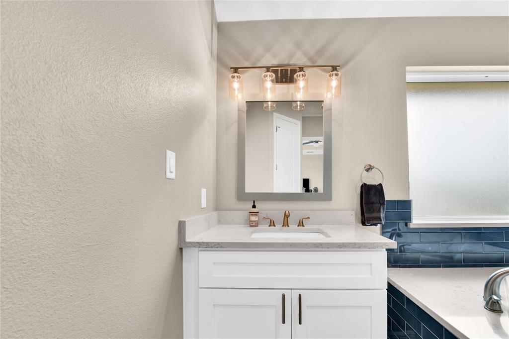 Weatherford, Texas, 76088, United States, 4 Bedrooms Bedrooms, ,3 BathroomsBathrooms,Residential,For Sale,2006084