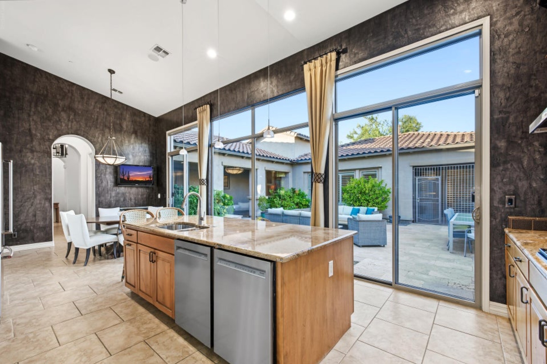  5747 W Silent Wash Place¦Marana, AZ - 物件實景