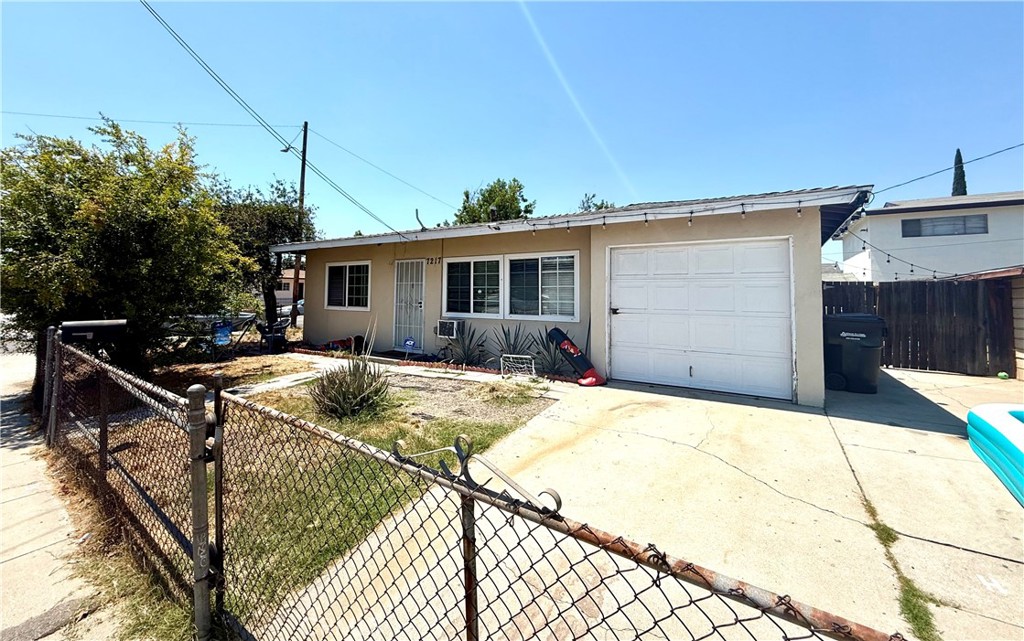 Bell Gardens, California, 90201, United States, 4 Bedrooms Bedrooms, ,2 BathroomsBathrooms,Residential,For Sale,1937049