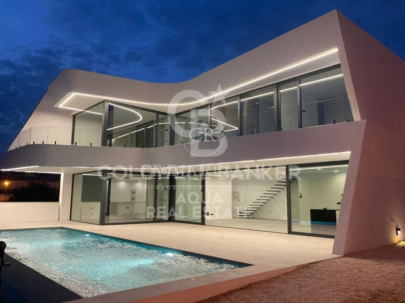 Alicante, Calpe / Calp, Calpe Pueblo Alicante, Cal, Calpe / Calp, Comunidad Valenciana, 03710, ES, 5 Bedrooms Bedrooms, ,5 BathroomsBathrooms,Residential,For Sale,Alicante, Calpe / Calp, Calpe Pueblo Alicante, Cal,1621624