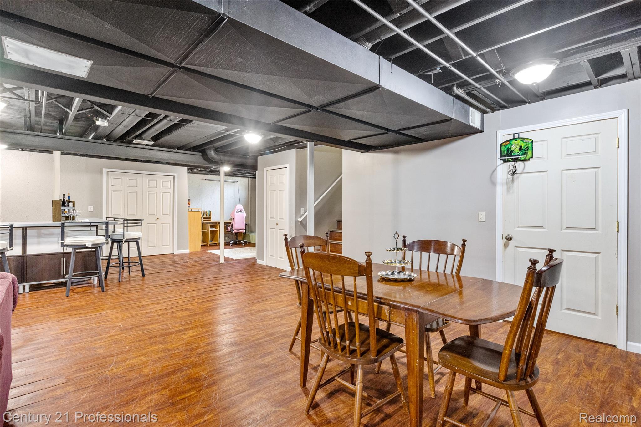 LakeOrion, Michigan, 48359, United States, 4 Bedrooms Bedrooms, ,3 BathroomsBathrooms,Residential,For Sale,1973715