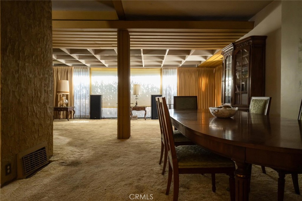 Los Angeles, California, 90018, United States, 2 Bedrooms Bedrooms, ,1 BathroomBathrooms,Residential,For Sale,1928435