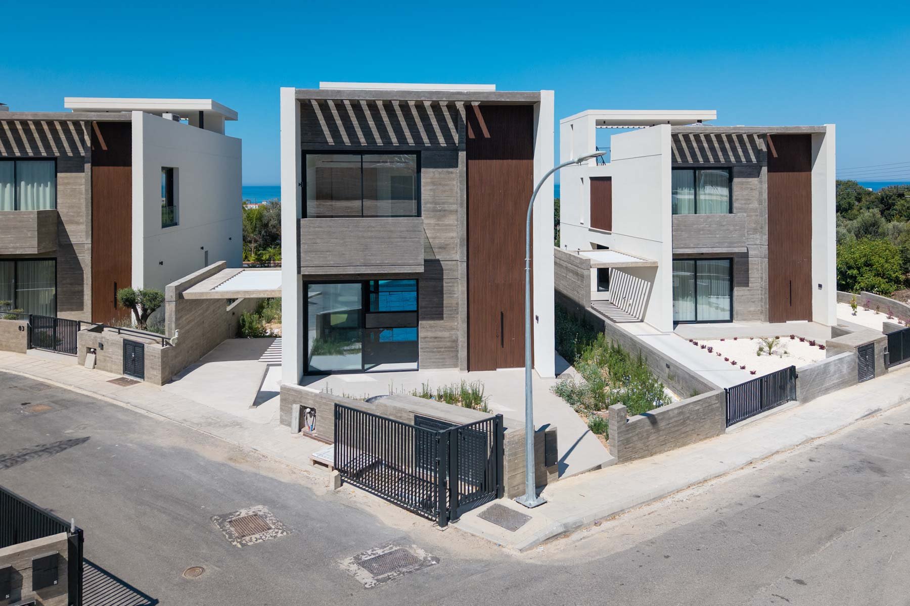  Three-Bedroom Villa with Rooftop Sea Views in a Gated Complex in Chlorakas - 物件實景