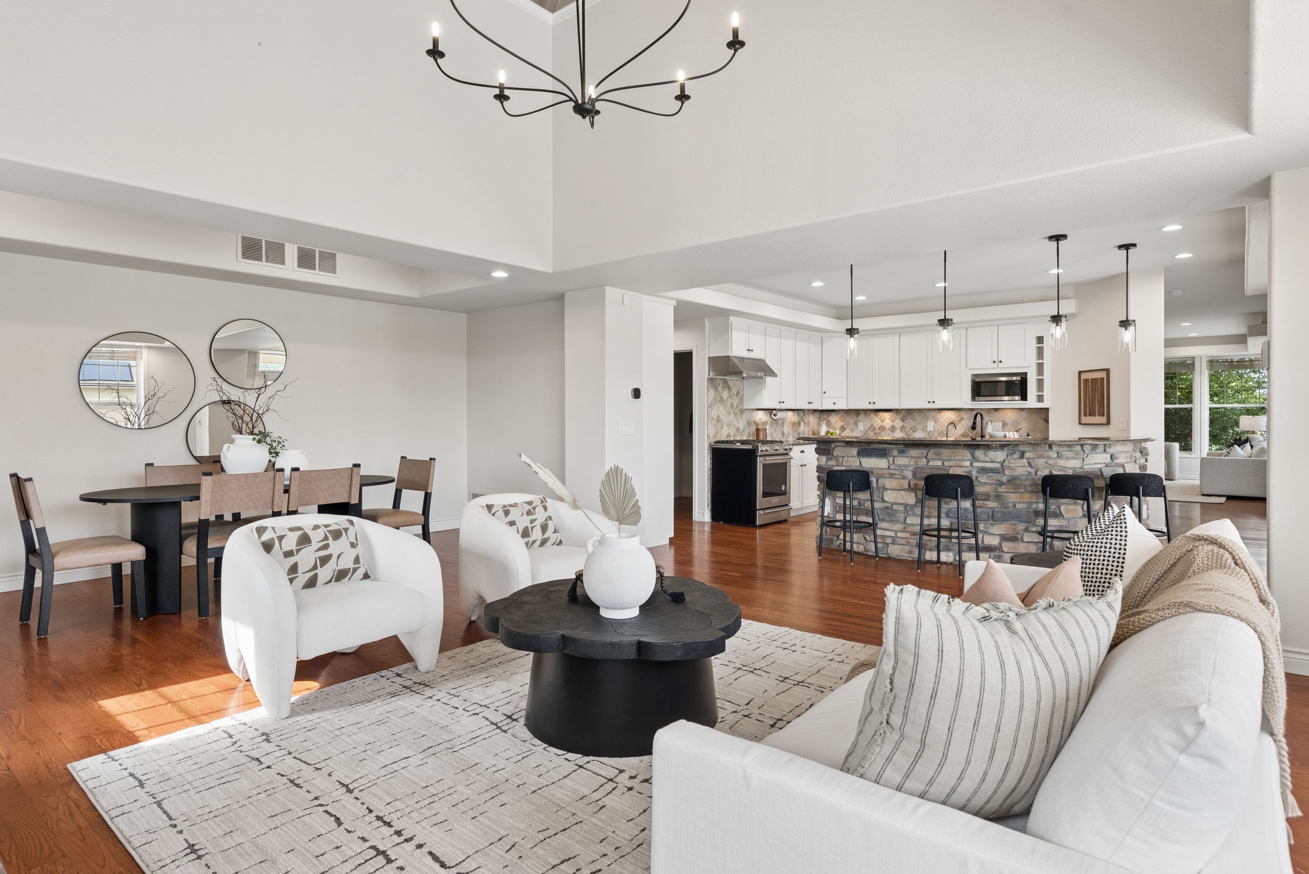  Exceptional Soaring Eagle Ranch Home - 物件實景